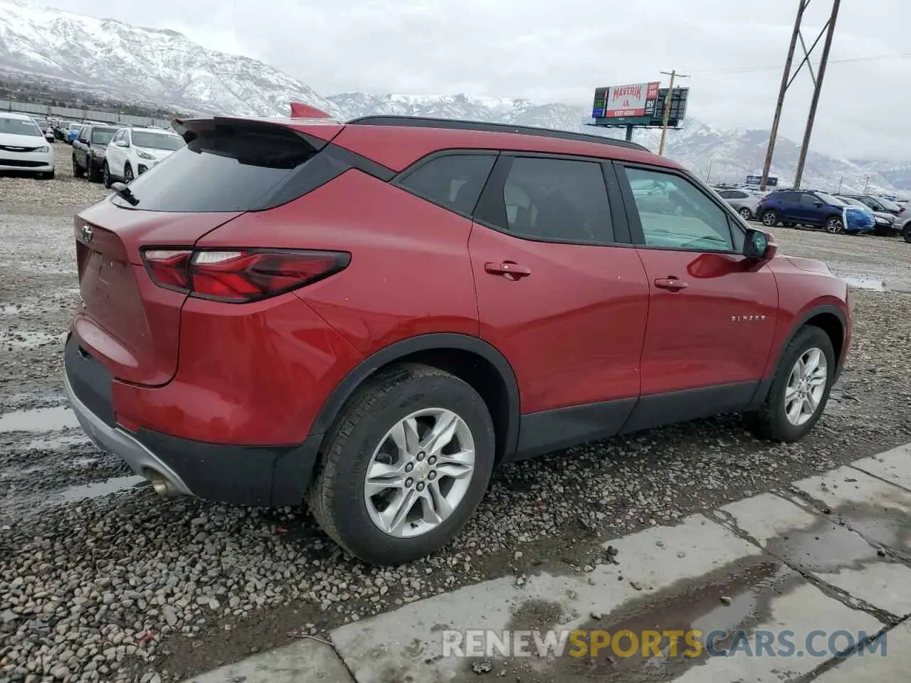 3 Photograph of a damaged car 3GNKBHR41MS555214 CHEVROLET BLAZER 2021
