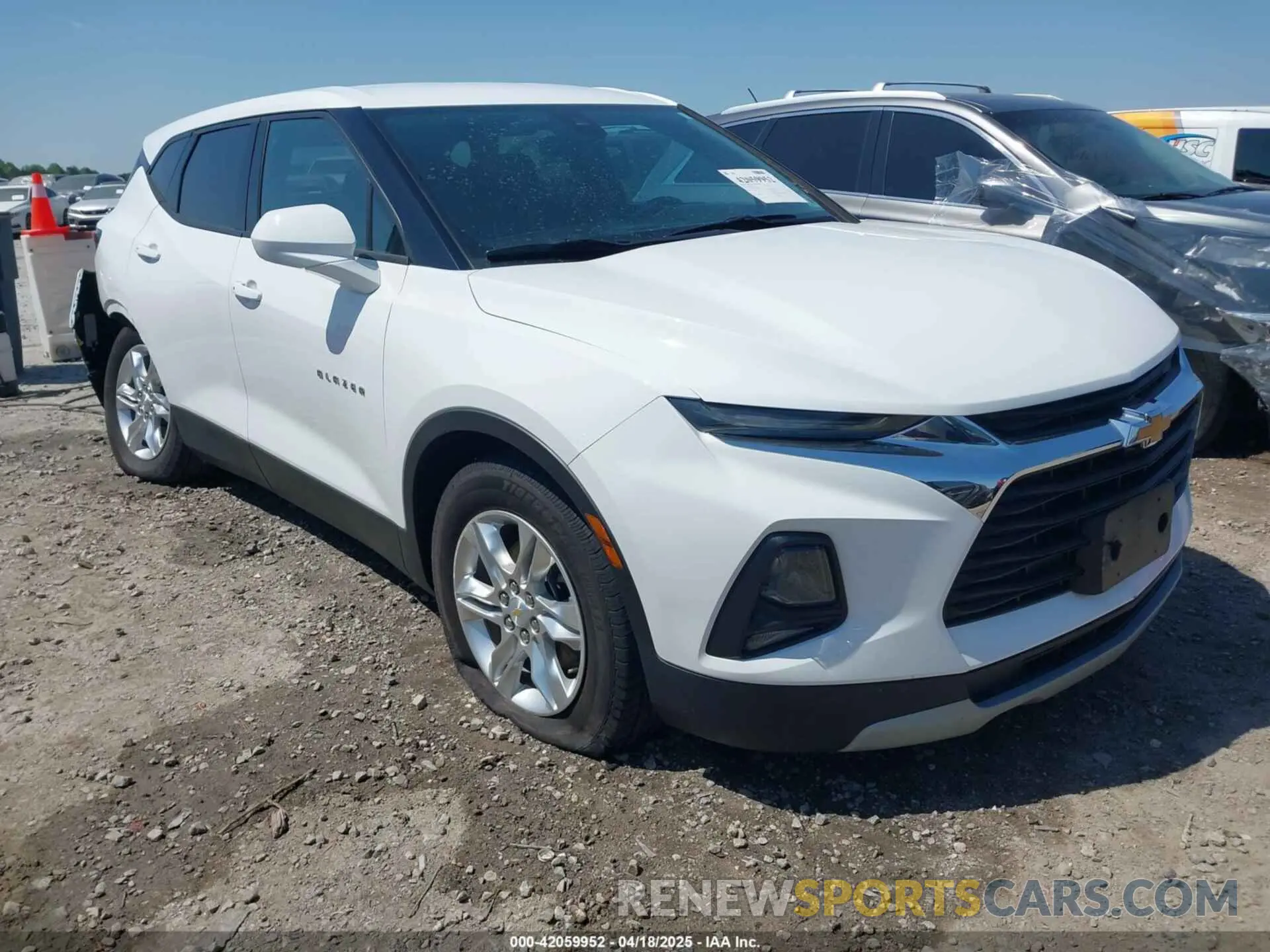 1 Photograph of a damaged car 3GNKBHR41MS570635 CHEVROLET BLAZER 2021