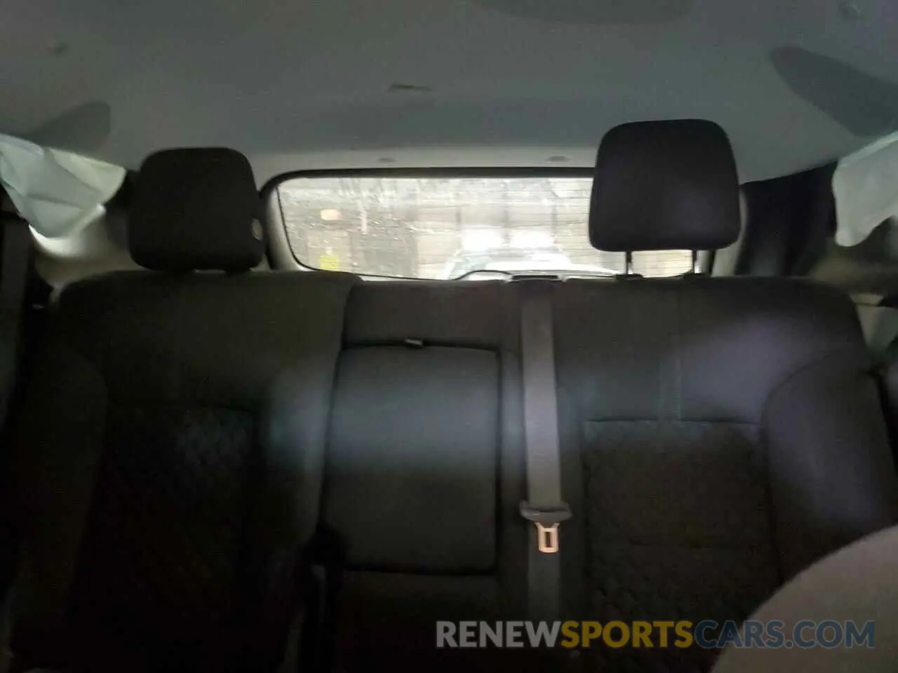 10 Photograph of a damaged car 3GNKBHR42MS553942 CHEVROLET BLAZER 2021