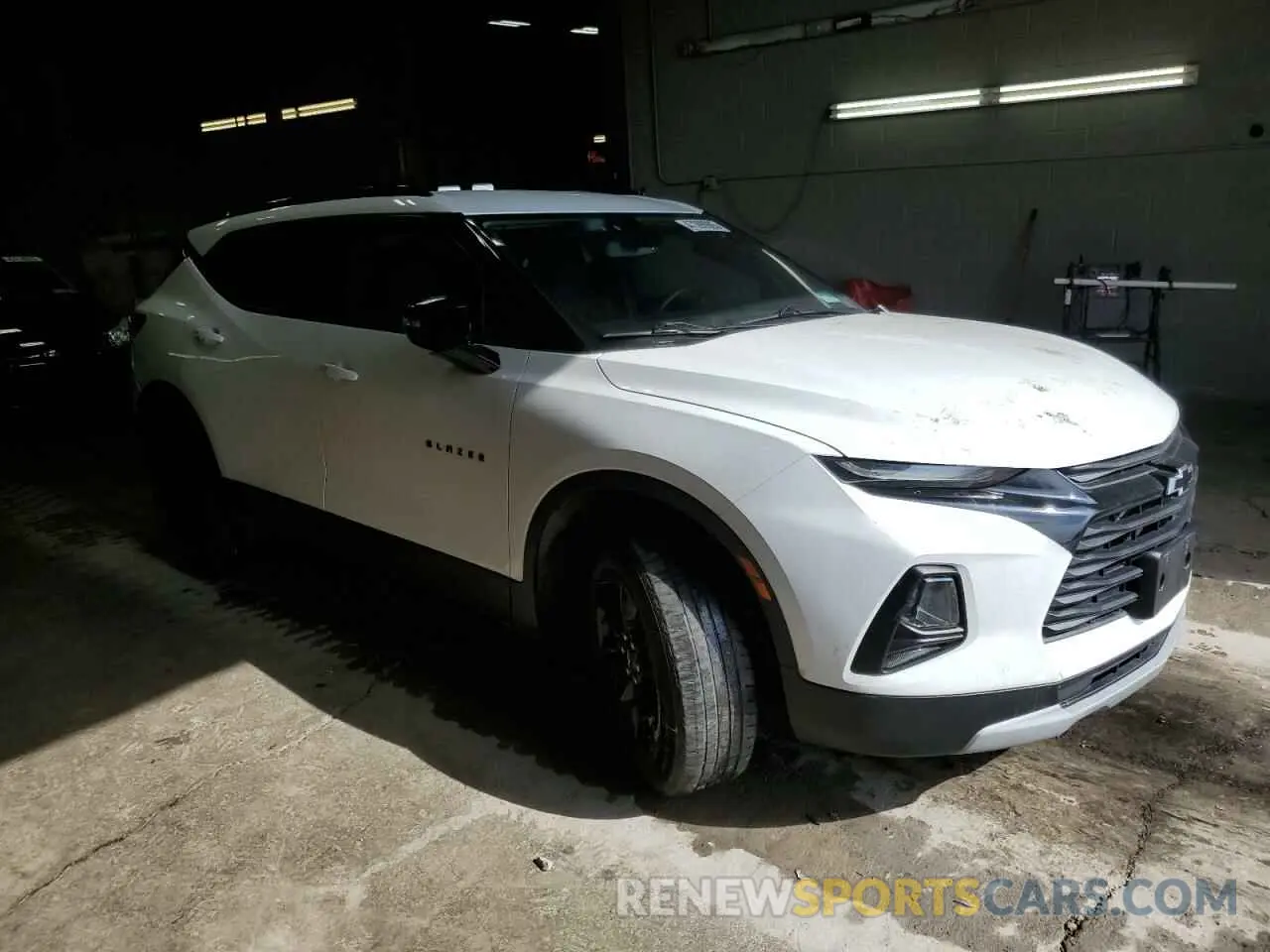 4 Photograph of a damaged car 3GNKBHR42MS553942 CHEVROLET BLAZER 2021
