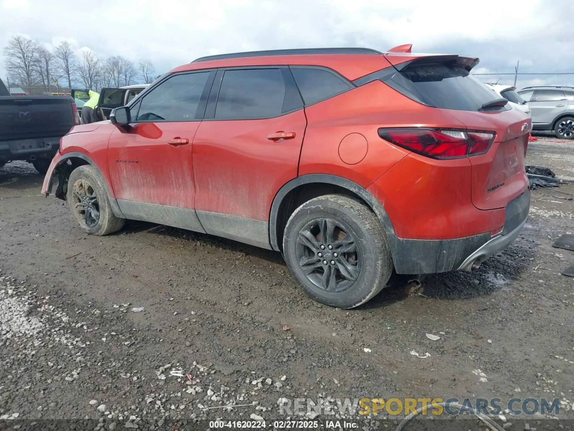 3 Photograph of a damaged car 3GNKBHR44MS547933 CHEVROLET BLAZER 2021