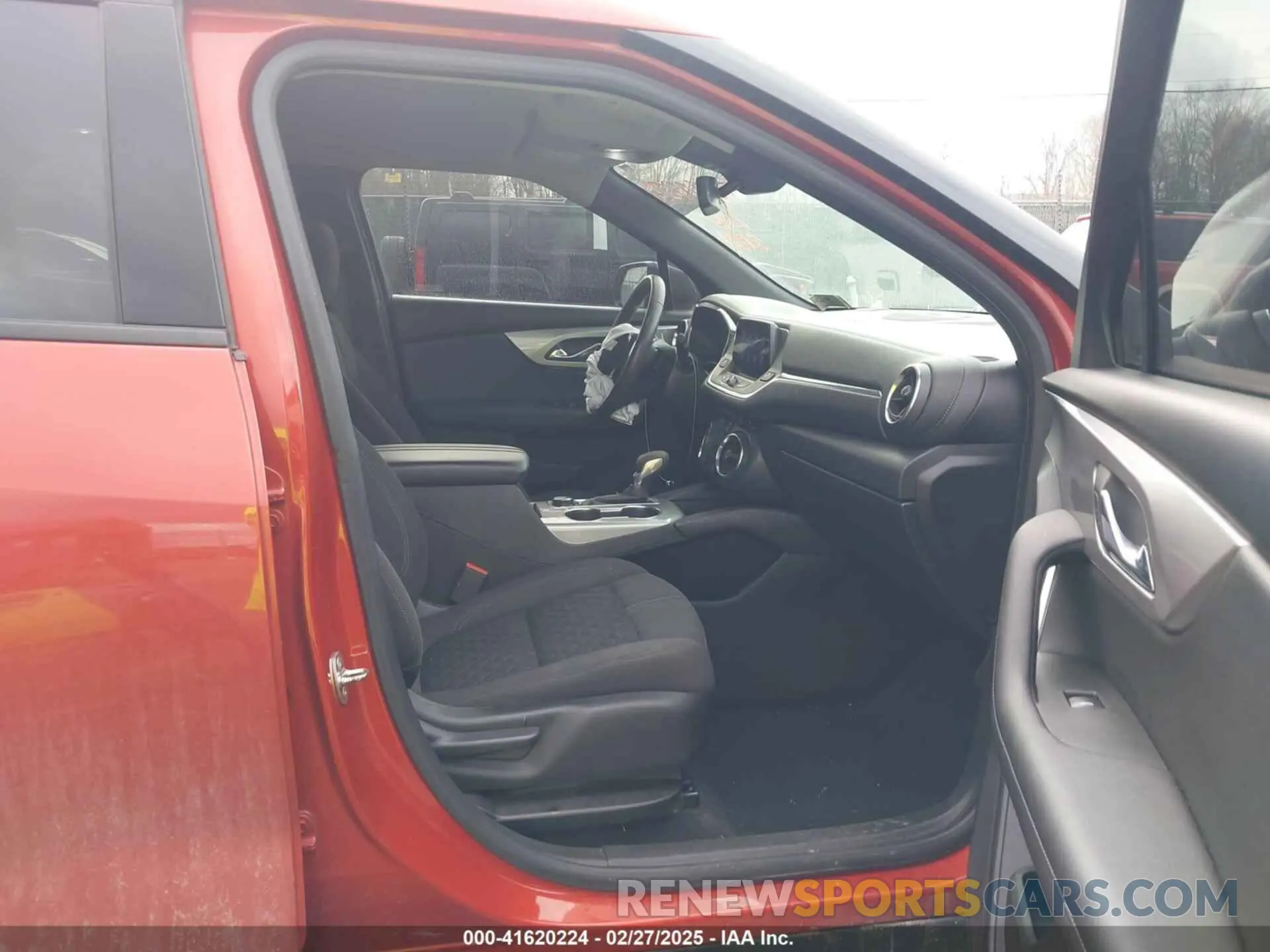 5 Photograph of a damaged car 3GNKBHR44MS547933 CHEVROLET BLAZER 2021