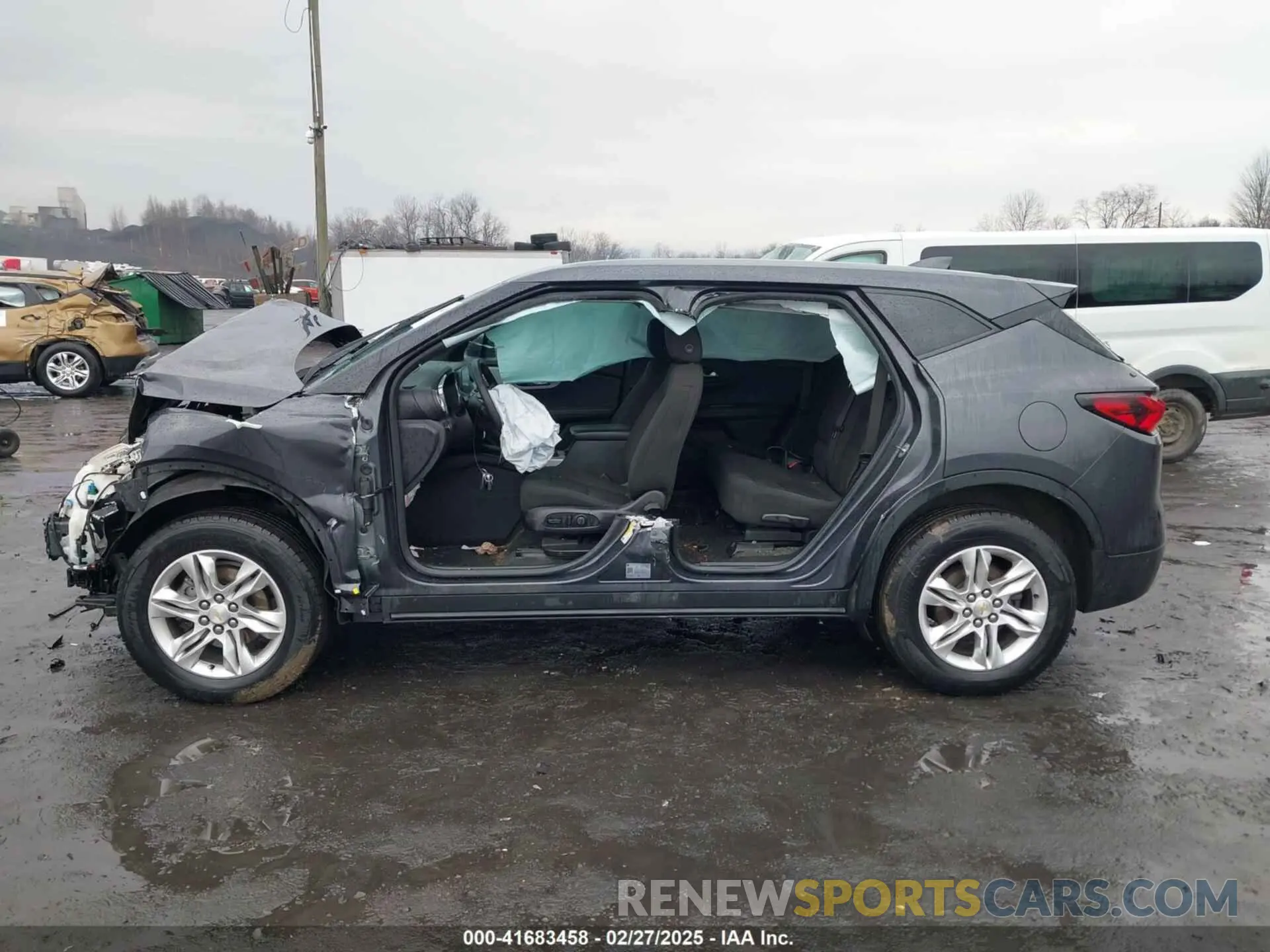 14 Photograph of a damaged car 3GNKBHR46MS522595 CHEVROLET BLAZER 2021