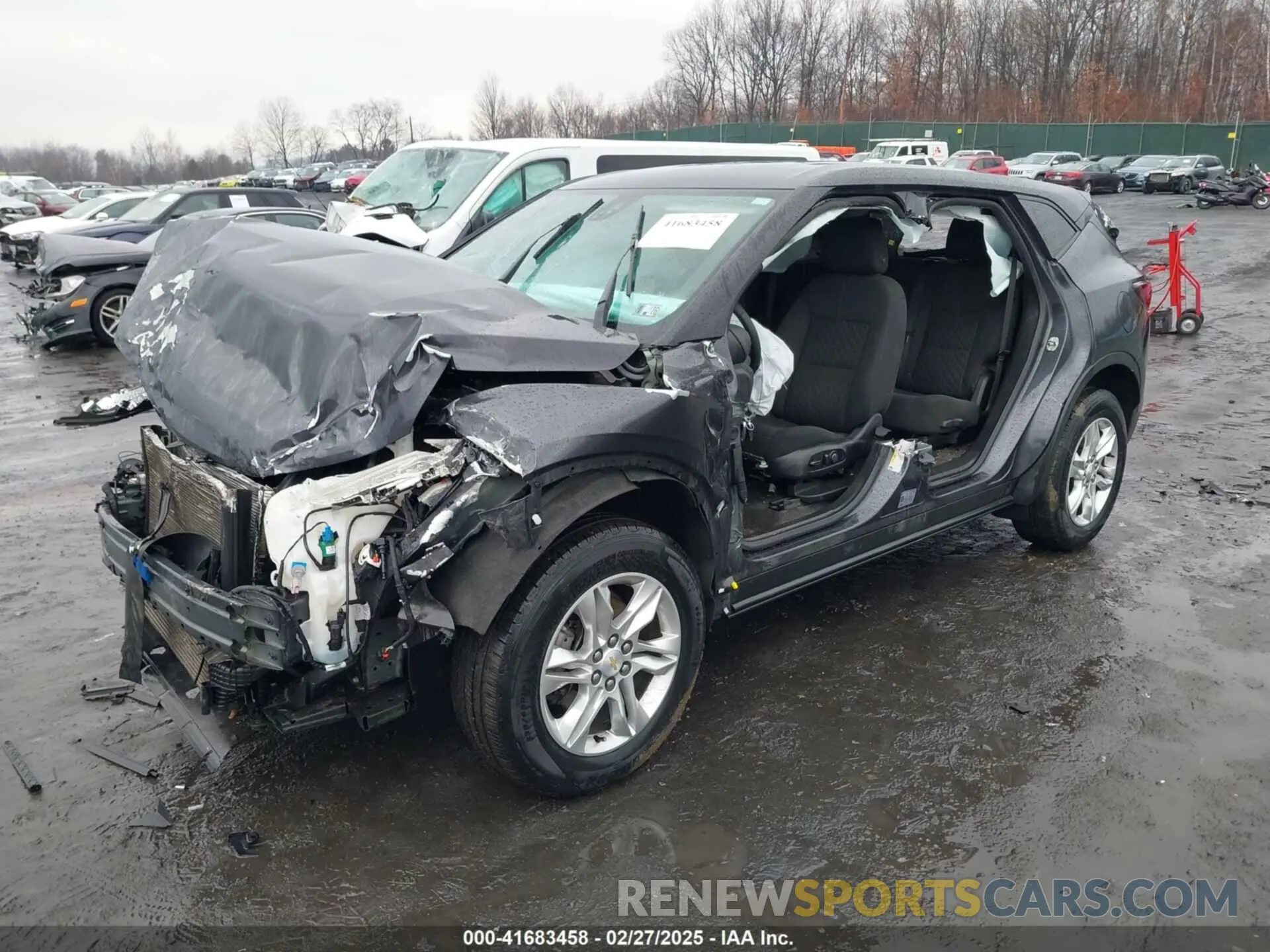 2 Photograph of a damaged car 3GNKBHR46MS522595 CHEVROLET BLAZER 2021
