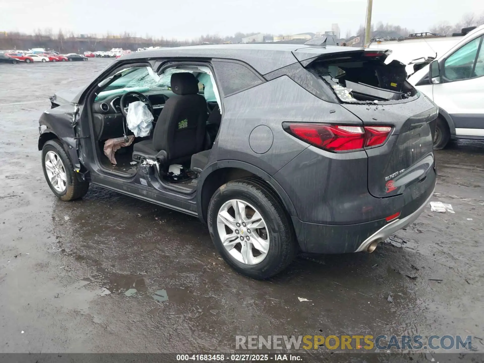 3 Photograph of a damaged car 3GNKBHR46MS522595 CHEVROLET BLAZER 2021