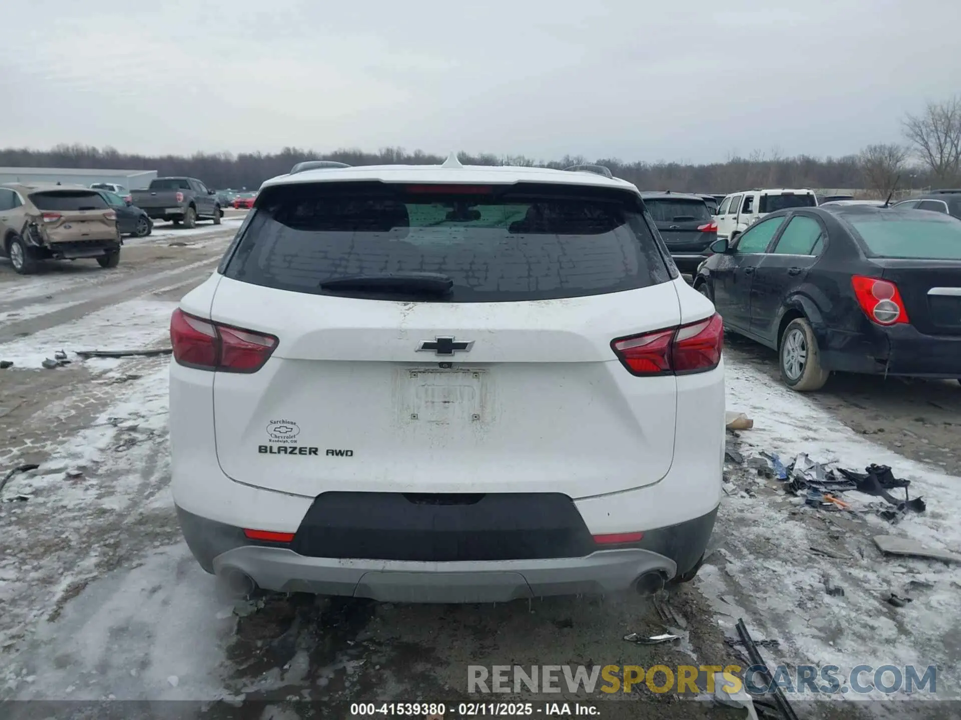 17 Photograph of a damaged car 3GNKBHR47MS562751 CHEVROLET BLAZER 2021