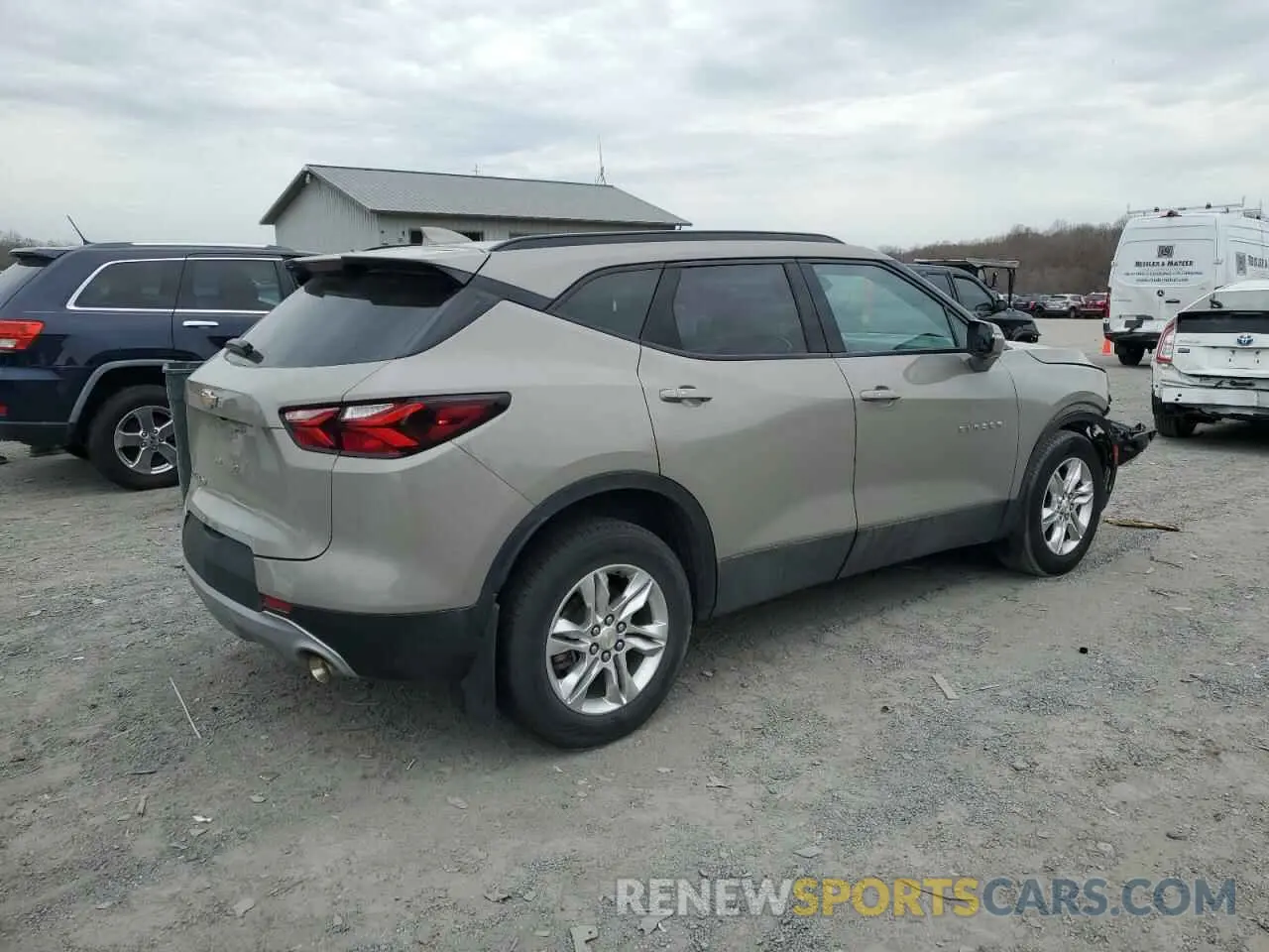 3 Photograph of a damaged car 3GNKBHR48MS527961 CHEVROLET BLAZER 2021