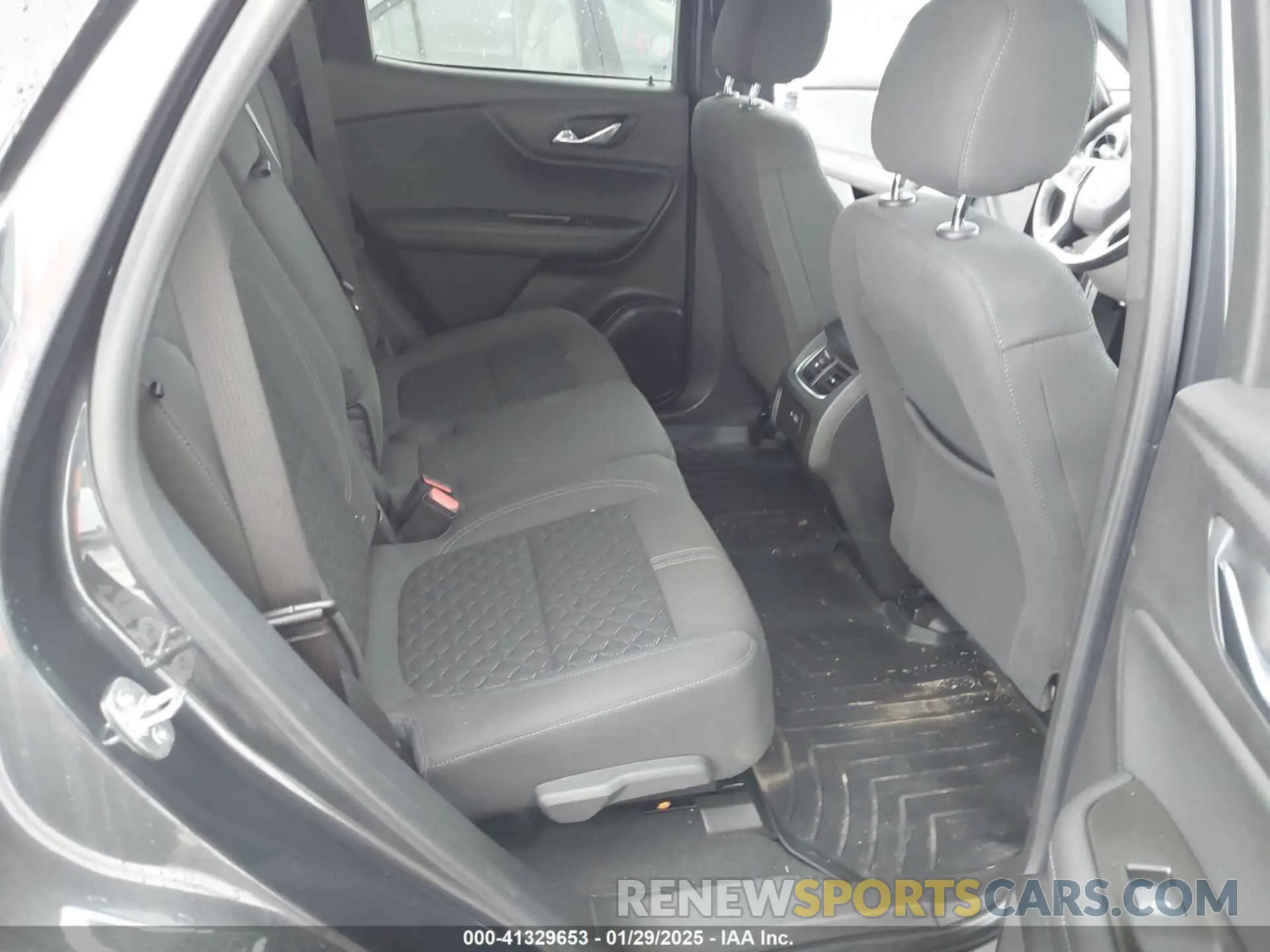 8 Photograph of a damaged car 3GNKBHR48MS547322 CHEVROLET BLAZER 2021