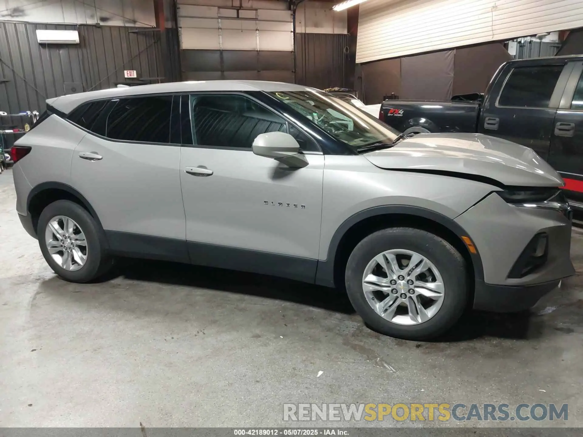 13 Photograph of a damaged car 3GNKBHR4XMS587238 CHEVROLET BLAZER 2021
