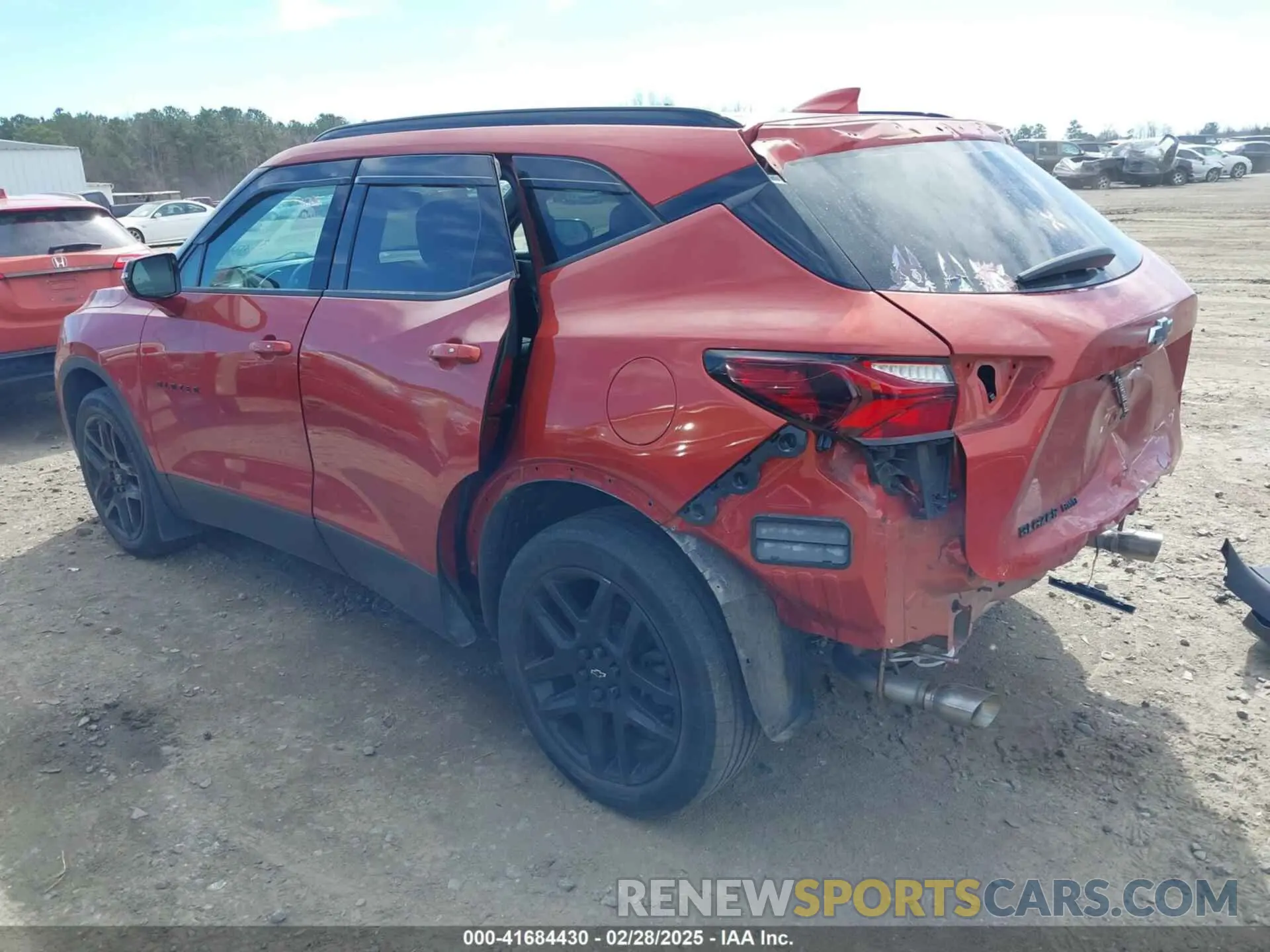 3 Photograph of a damaged car 3GNKBHRS0MS559804 CHEVROLET BLAZER 2021
