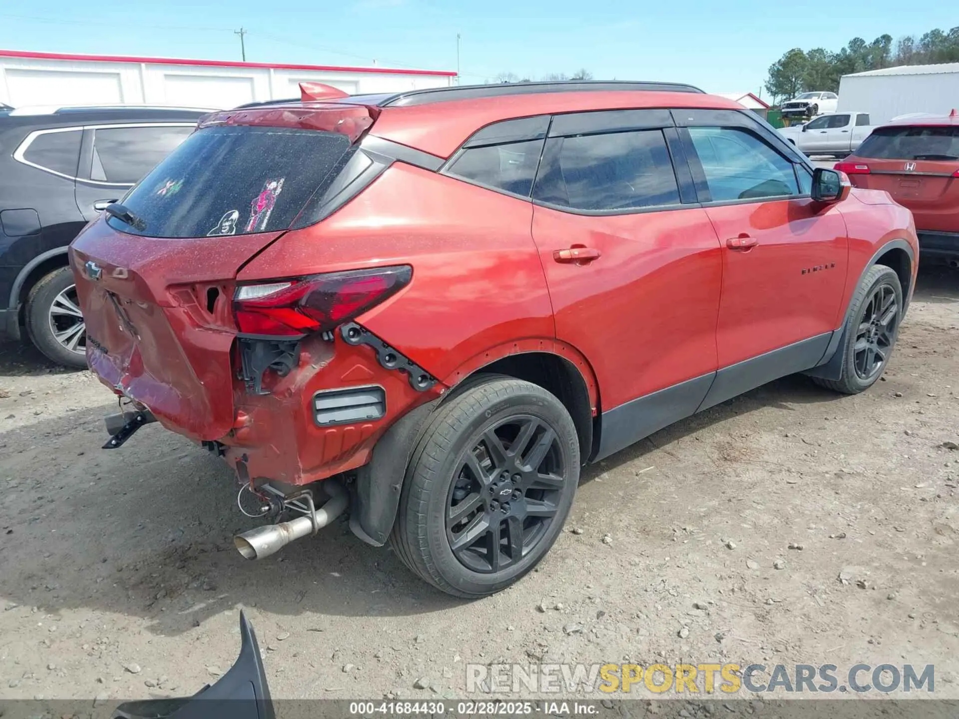 4 Photograph of a damaged car 3GNKBHRS0MS559804 CHEVROLET BLAZER 2021