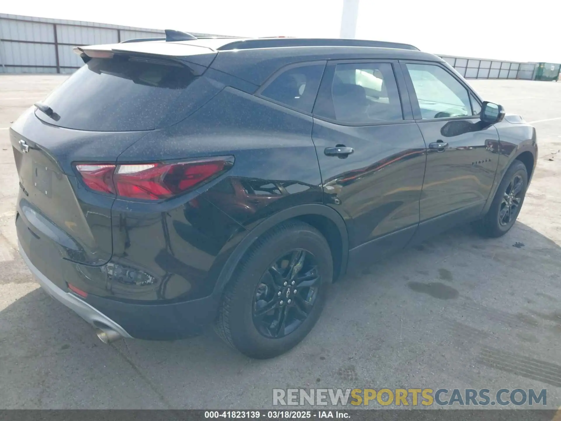 4 Photograph of a damaged car 3GNKBHRS1MS510207 CHEVROLET BLAZER 2021