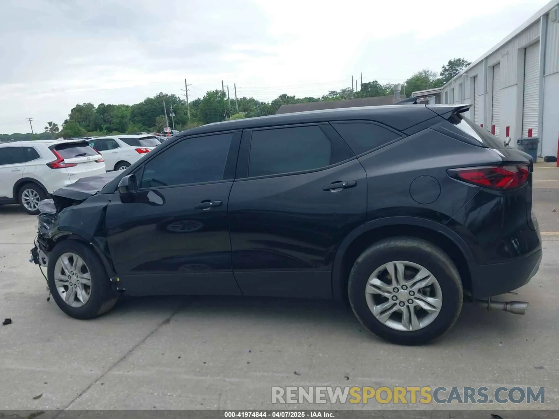 14 Photograph of a damaged car 3GNKBHRS1MS512667 CHEVROLET BLAZER 2021