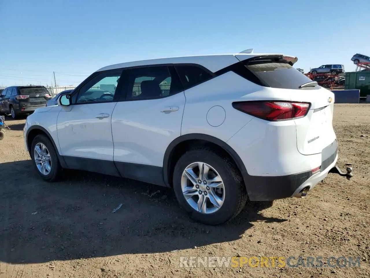 2 Photograph of a damaged car 3GNKBHRS1MS548424 CHEVROLET BLAZER 2021