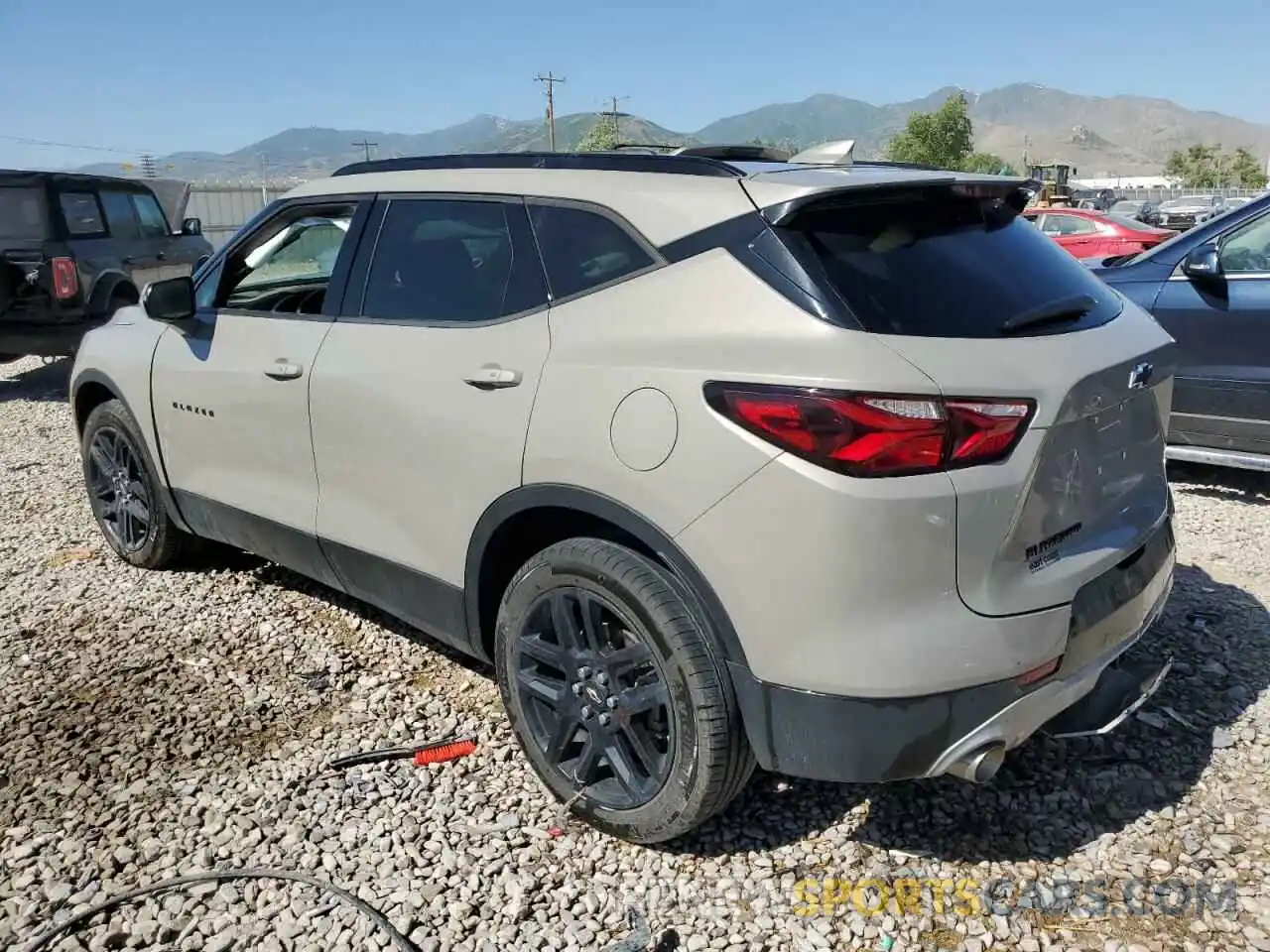 2 Photograph of a damaged car 3GNKBHRS3MS505347 CHEVROLET BLAZER 2021