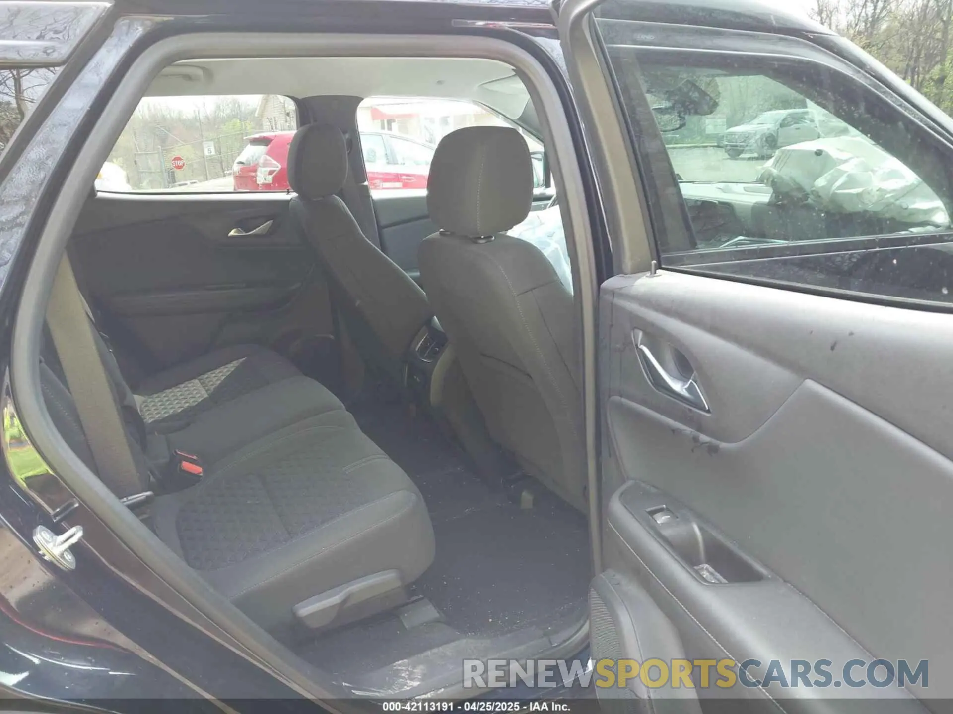 8 Photograph of a damaged car 3GNKBHRS5MS518326 CHEVROLET BLAZER 2021
