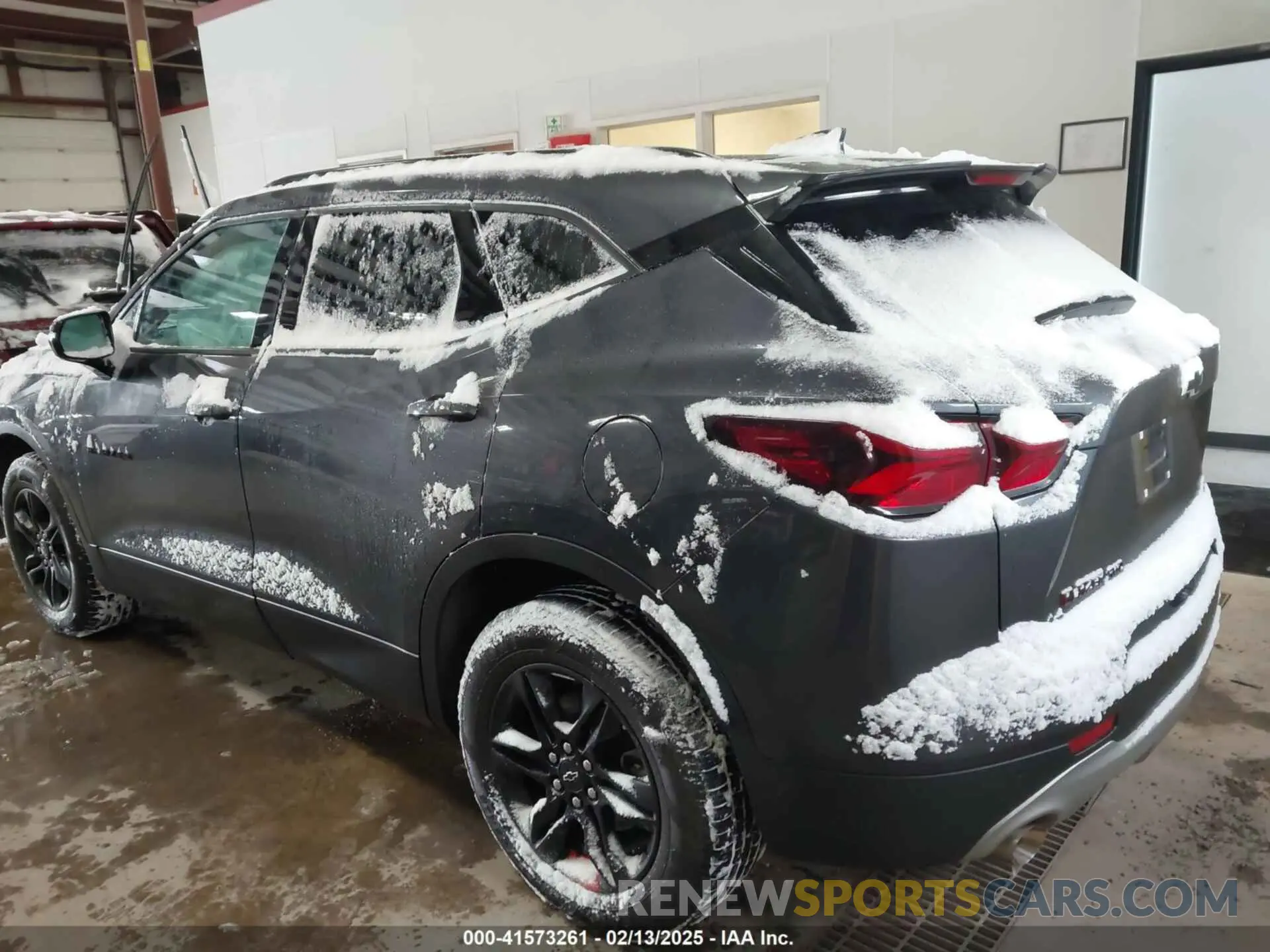 3 Photograph of a damaged car 3GNKBHRS6MS542750 CHEVROLET BLAZER 2021
