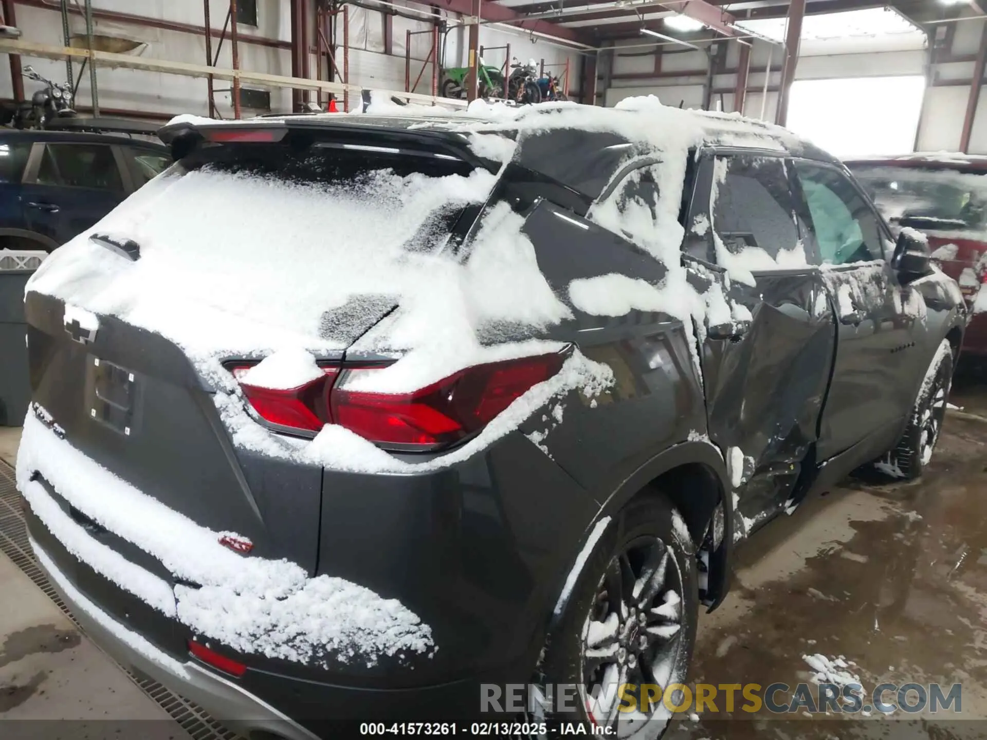 4 Photograph of a damaged car 3GNKBHRS6MS542750 CHEVROLET BLAZER 2021