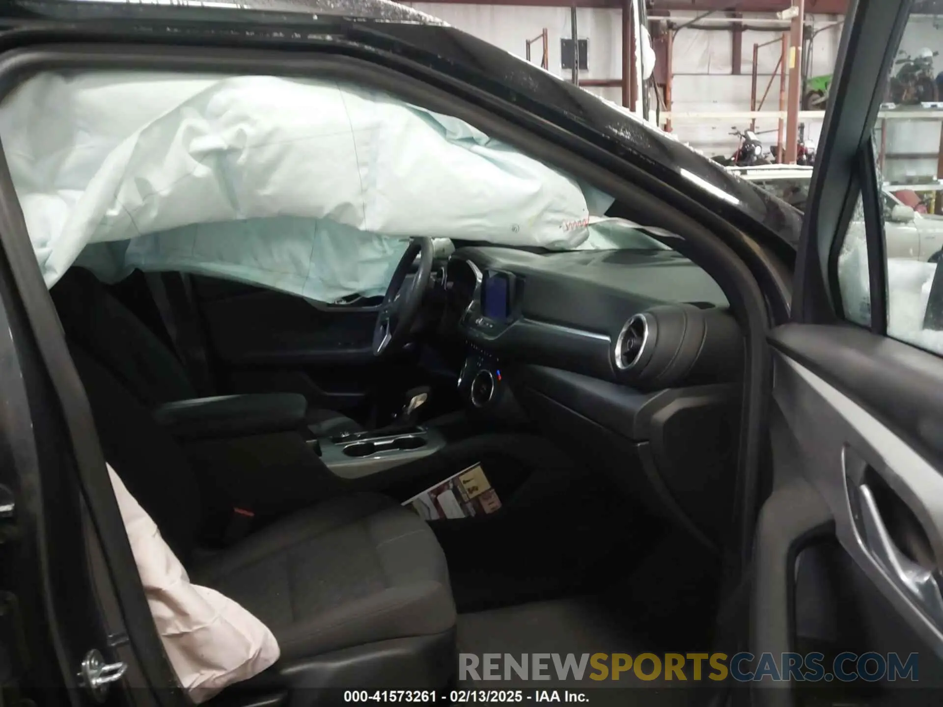 5 Photograph of a damaged car 3GNKBHRS6MS542750 CHEVROLET BLAZER 2021