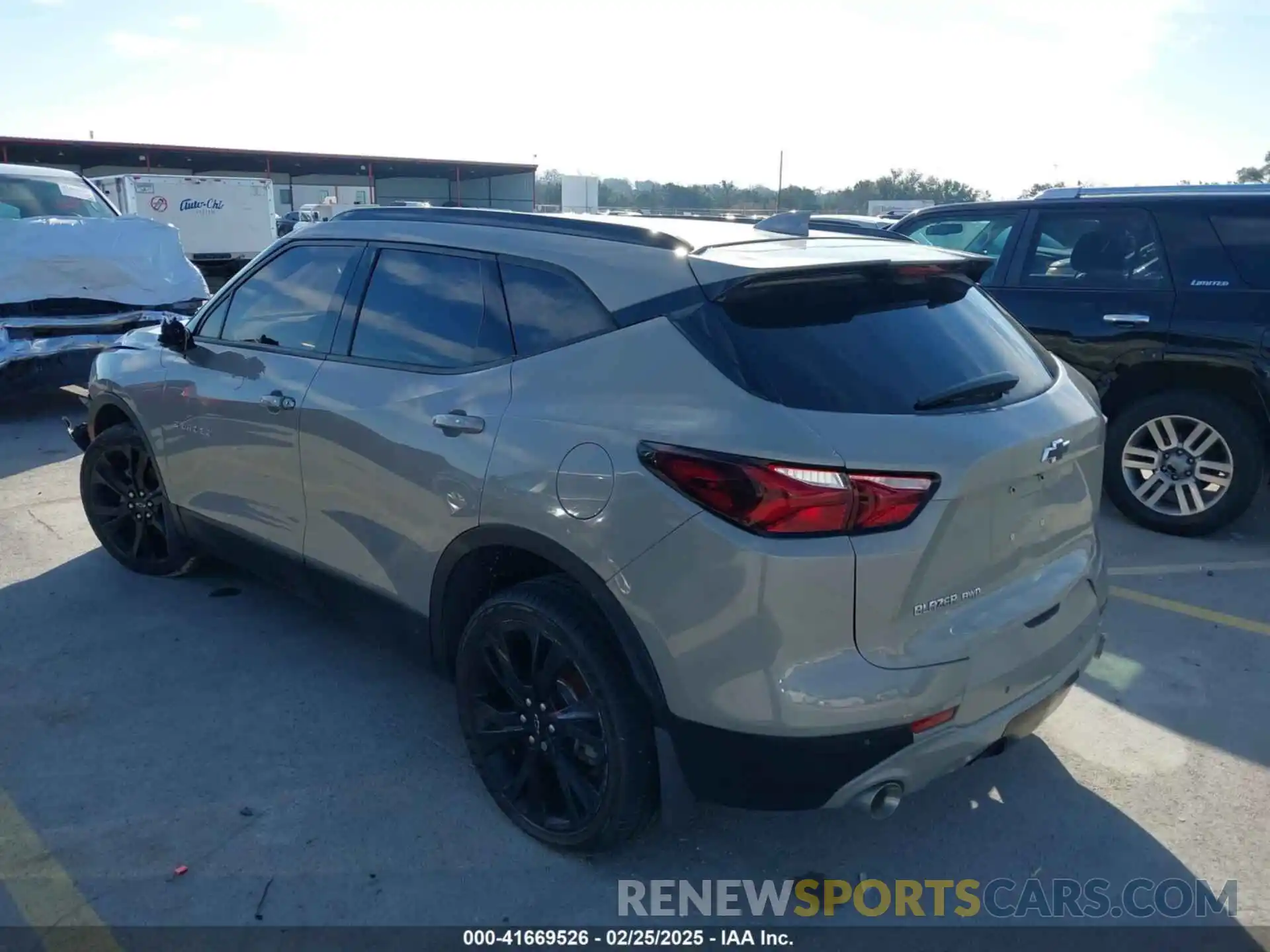 3 Photograph of a damaged car 3GNKBHRS7MS530705 CHEVROLET BLAZER 2021