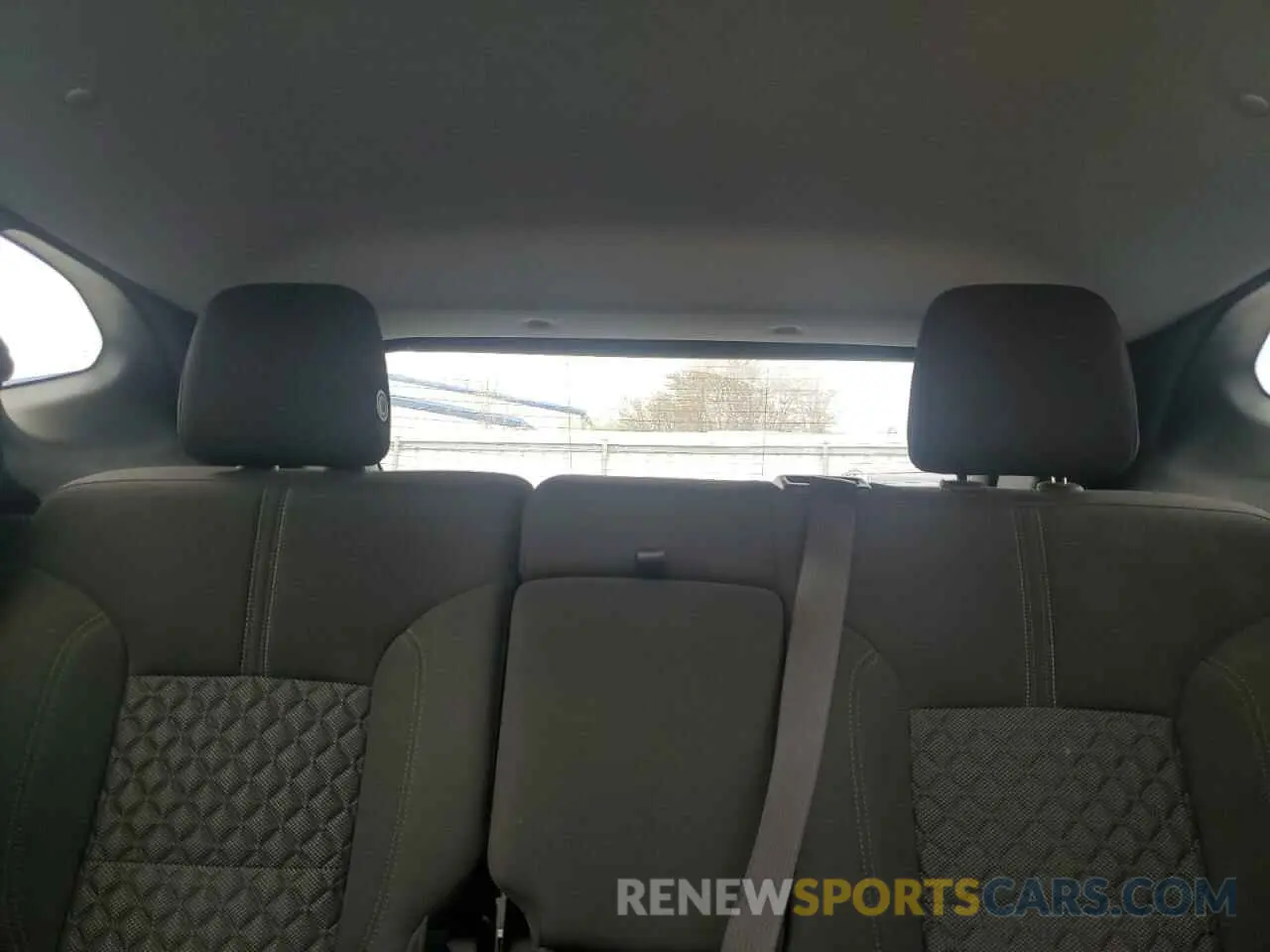 10 Photograph of a damaged car 3GNKBHRS7MS558973 CHEVROLET BLAZER 2021