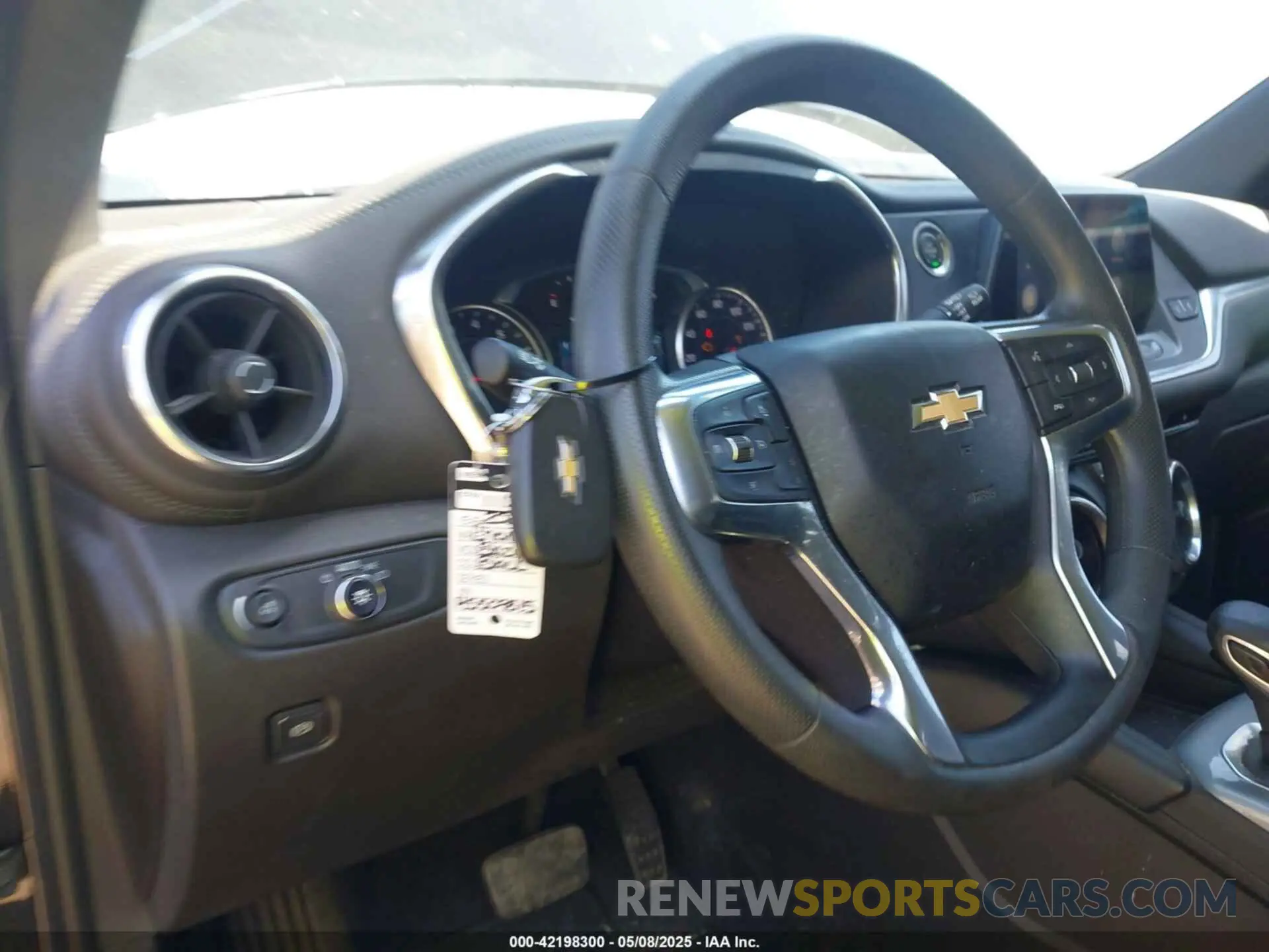 11 Photograph of a damaged car 3GNKBHRS8MS509815 CHEVROLET BLAZER 2021
