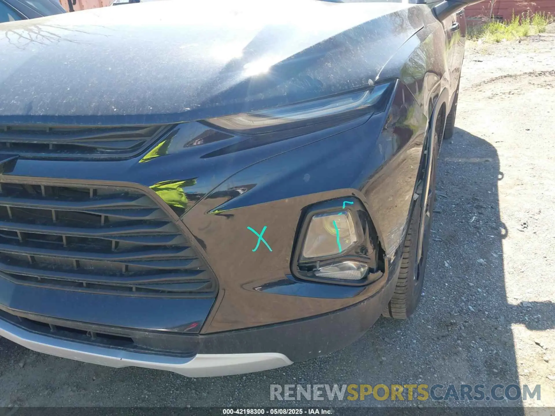 17 Photograph of a damaged car 3GNKBHRS8MS509815 CHEVROLET BLAZER 2021