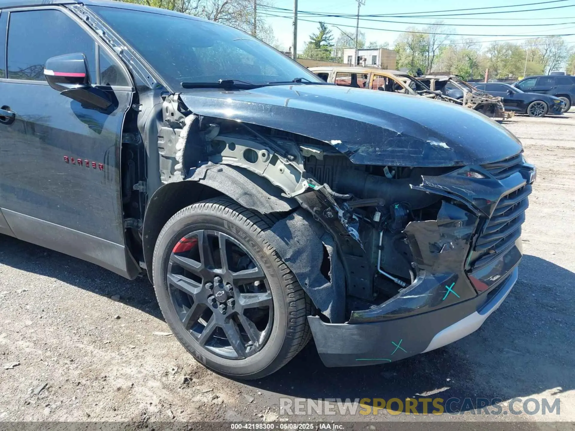 18 Photograph of a damaged car 3GNKBHRS8MS509815 CHEVROLET BLAZER 2021