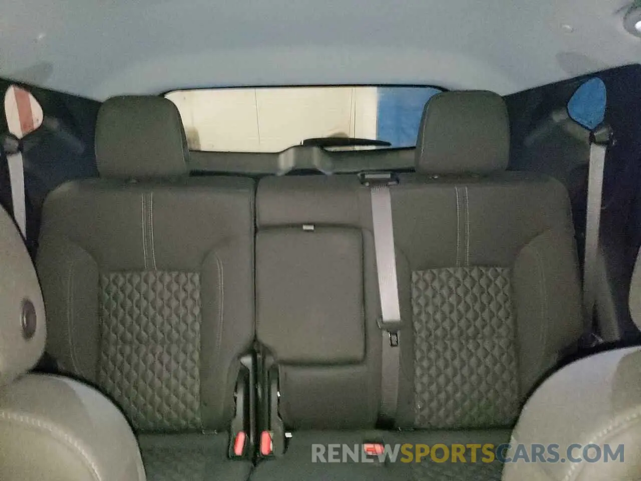 10 Photograph of a damaged car 3GNKBHRS8MS566418 CHEVROLET BLAZER 2021