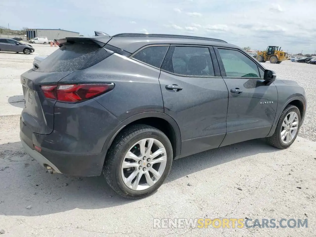 3 Photograph of a damaged car 3GNKBJR45MS520568 CHEVROLET BLAZER 2021