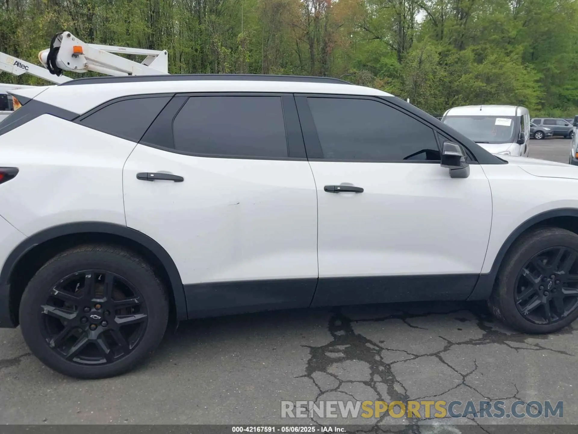 13 Photograph of a damaged car 3GNKBJRS1MS507041 CHEVROLET BLAZER 2021