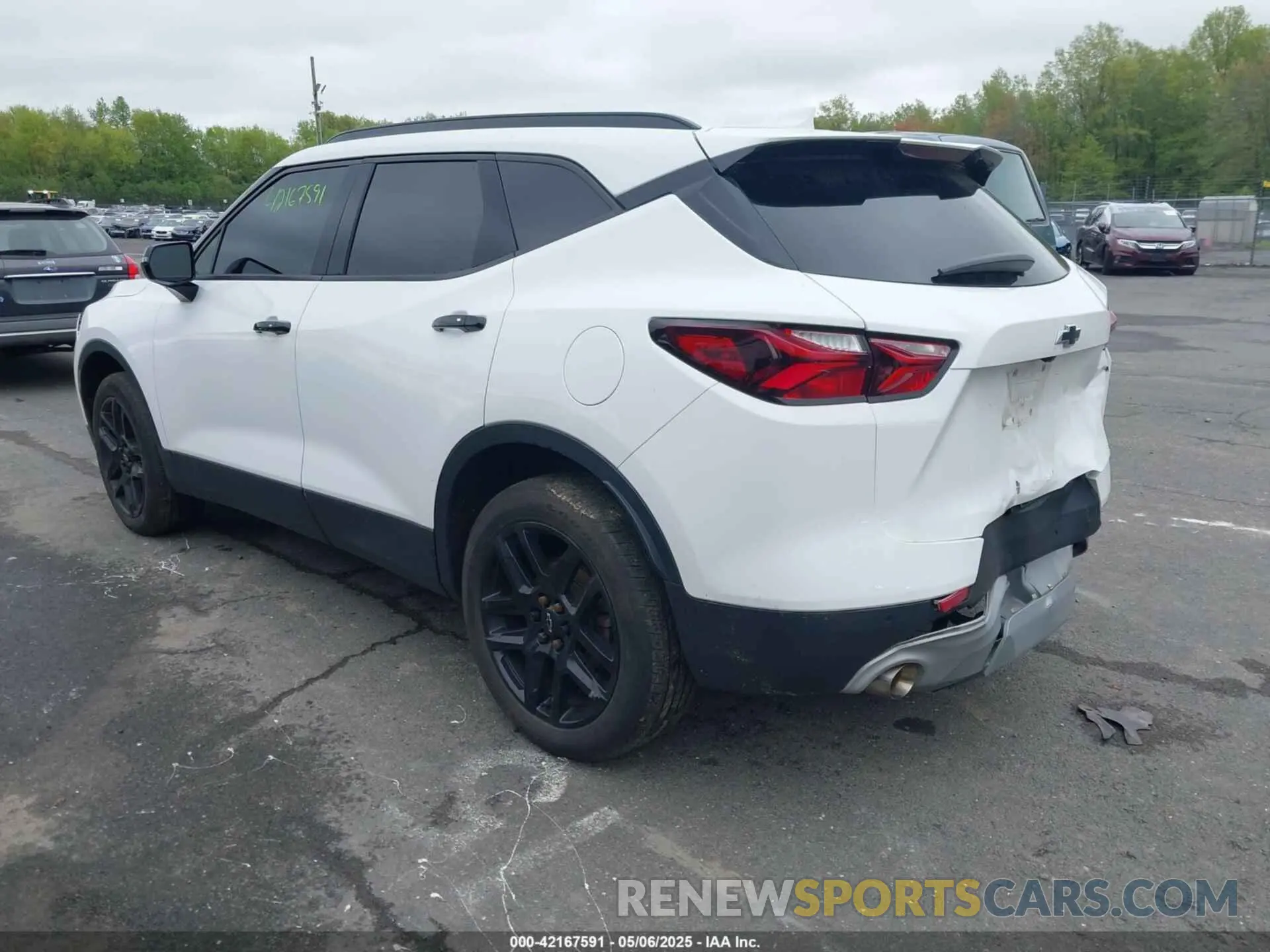 3 Photograph of a damaged car 3GNKBJRS1MS507041 CHEVROLET BLAZER 2021