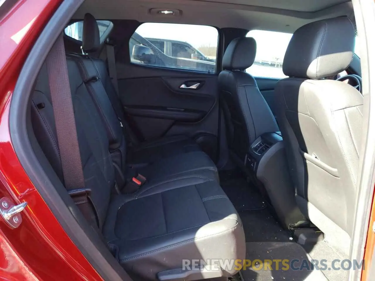 11 Photograph of a damaged car 3GNKBJRS2MS507372 CHEVROLET BLAZER 2021