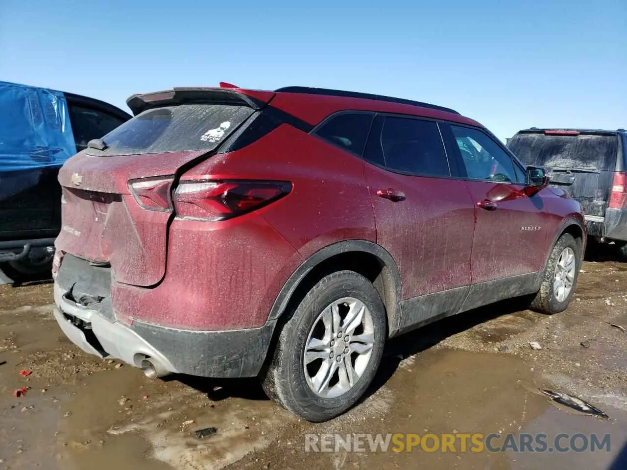 3 Photograph of a damaged car 3GNKBJRS2MS507372 CHEVROLET BLAZER 2021