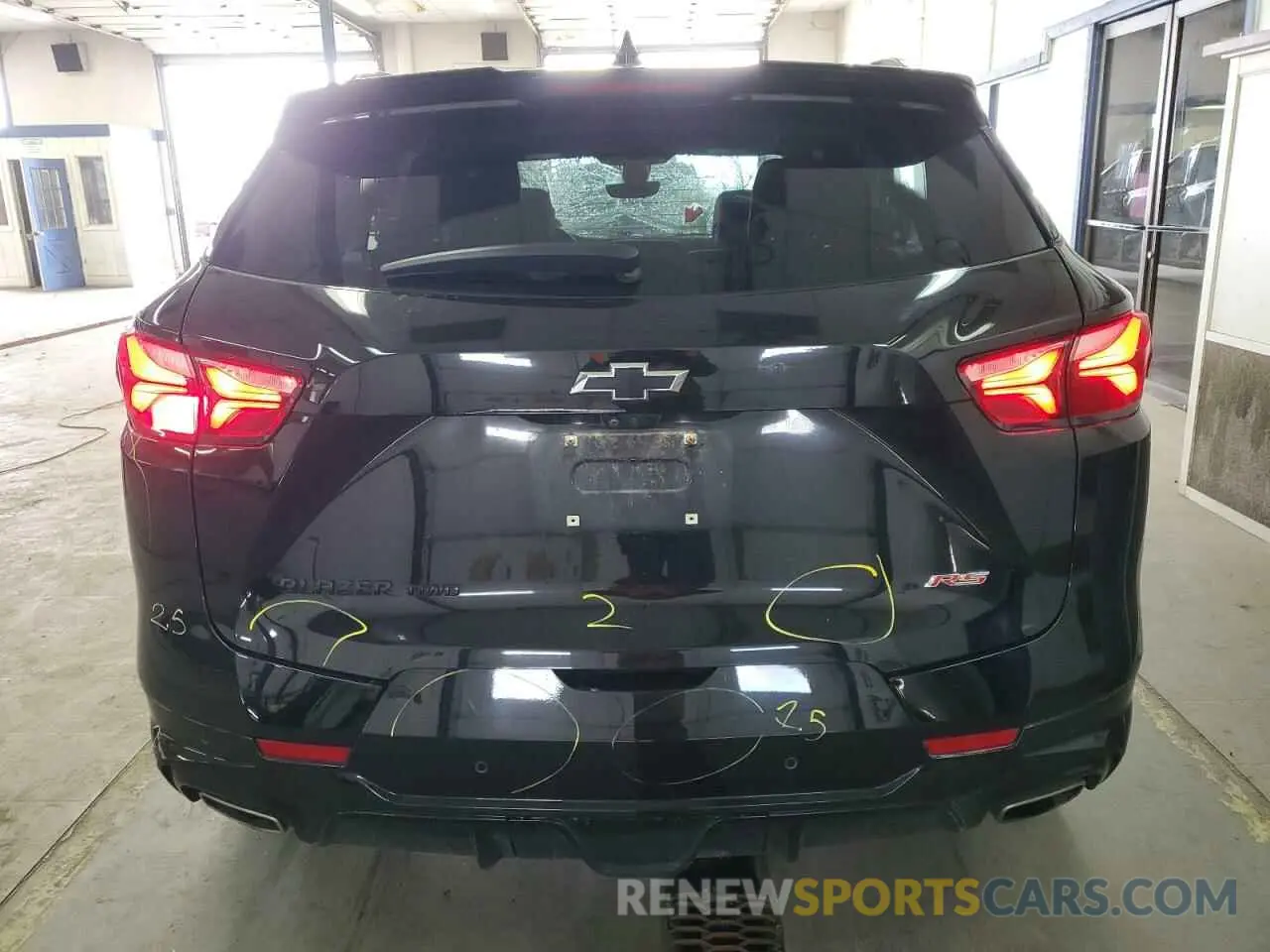 6 Photograph of a damaged car 3GNKBKRS1MS522144 CHEVROLET BLAZER 2021