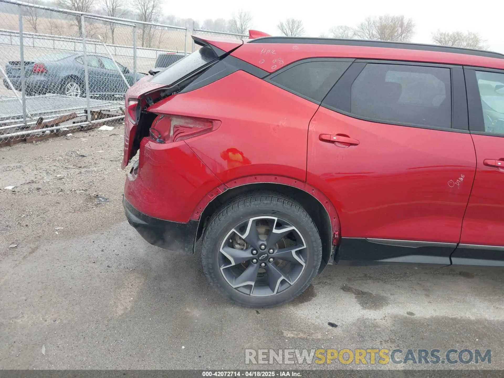 18 Photograph of a damaged car 3GNKBKRS1MS526890 CHEVROLET BLAZER 2021