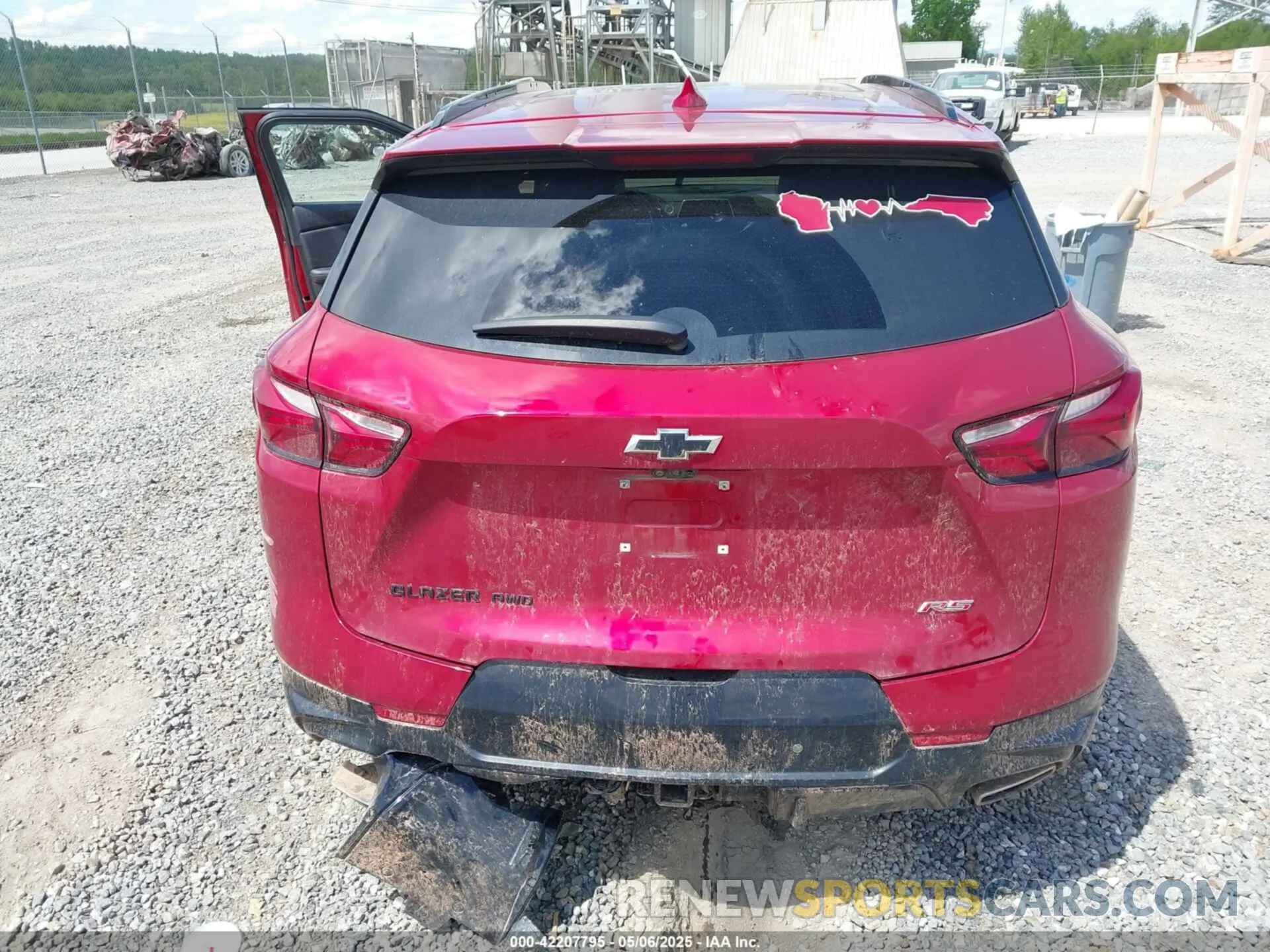 17 Photograph of a damaged car 3GNKBKRS2MS579534 CHEVROLET BLAZER 2021