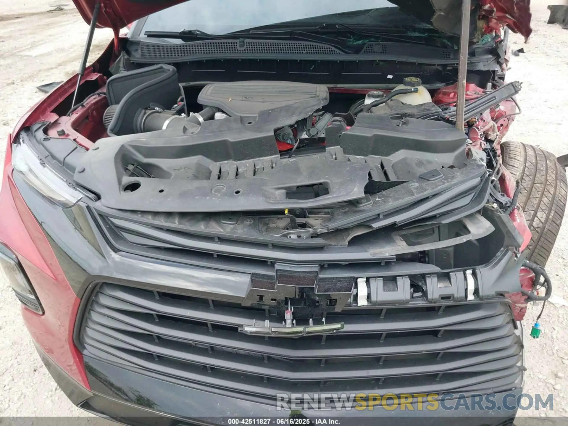 10 Photograph of a damaged car 3GNKBKRS4MS570818 CHEVROLET BLAZER 2021