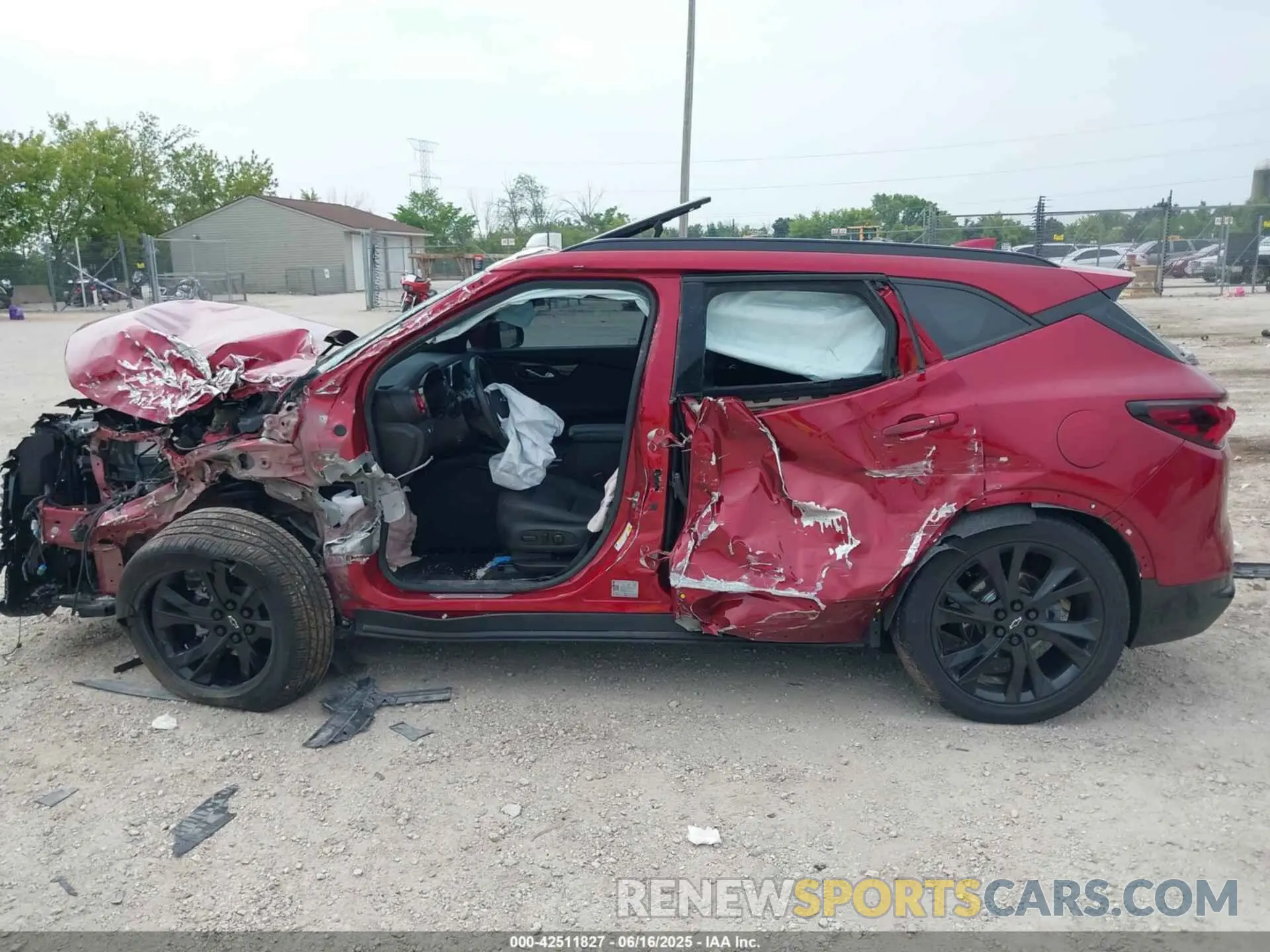 15 Photograph of a damaged car 3GNKBKRS4MS570818 CHEVROLET BLAZER 2021