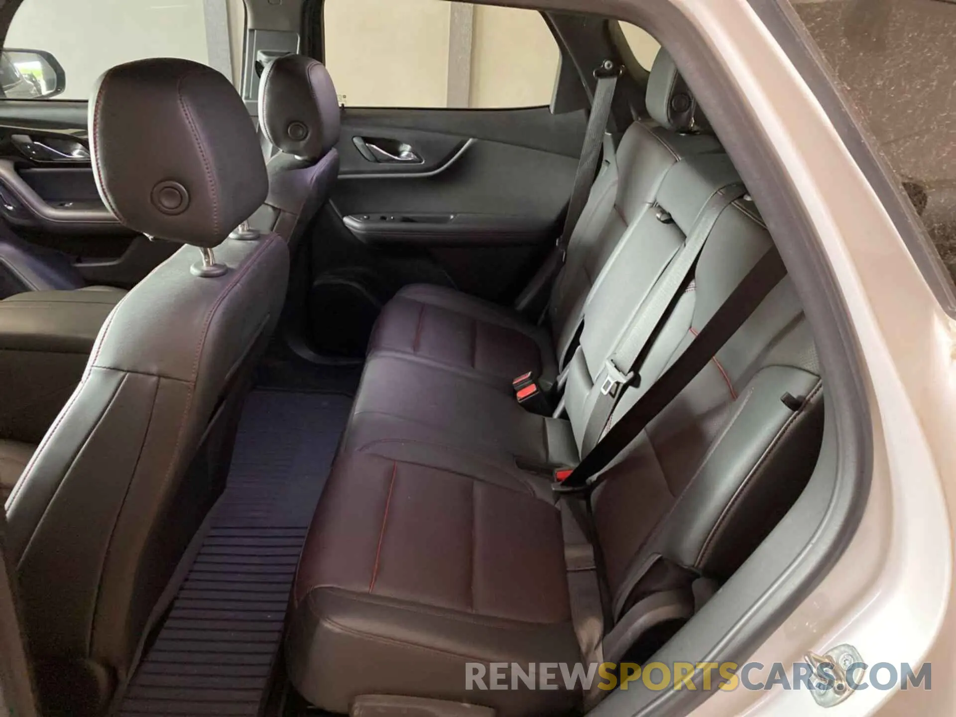 1 Photograph of a damaged car 3GNKBKRS6MS507722 CHEVROLET BLAZER 2021