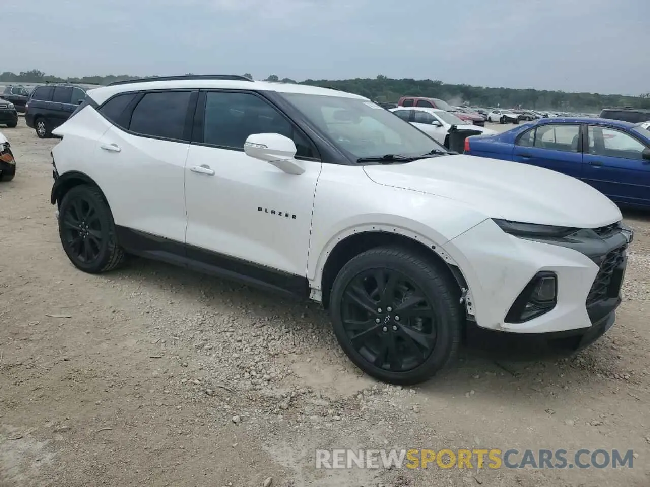 4 Photograph of a damaged car 3GNKBKRS6MS524293 CHEVROLET BLAZER 2021