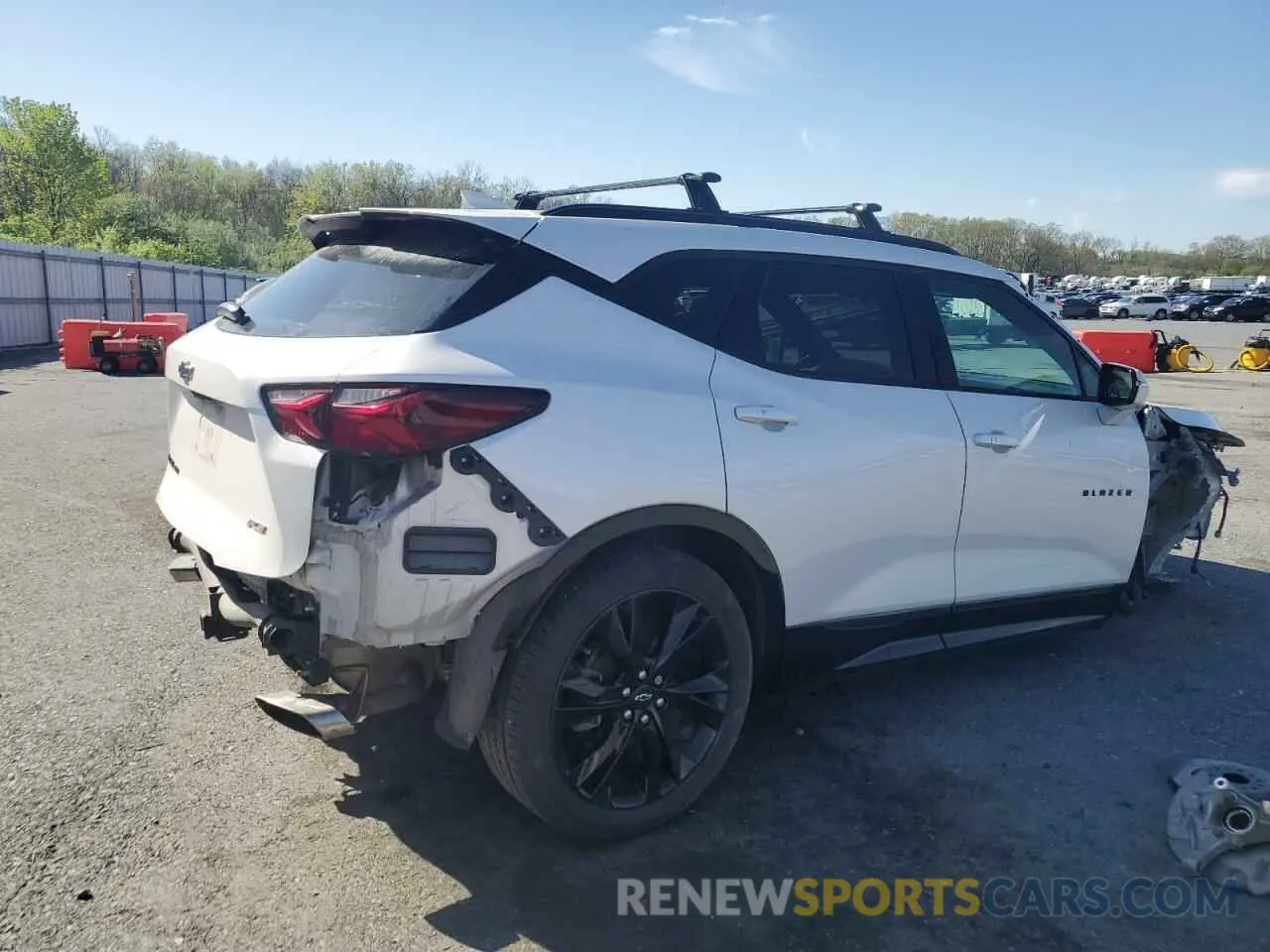 3 Photograph of a damaged car 3GNKBKRS7MS544729 CHEVROLET BLAZER 2021
