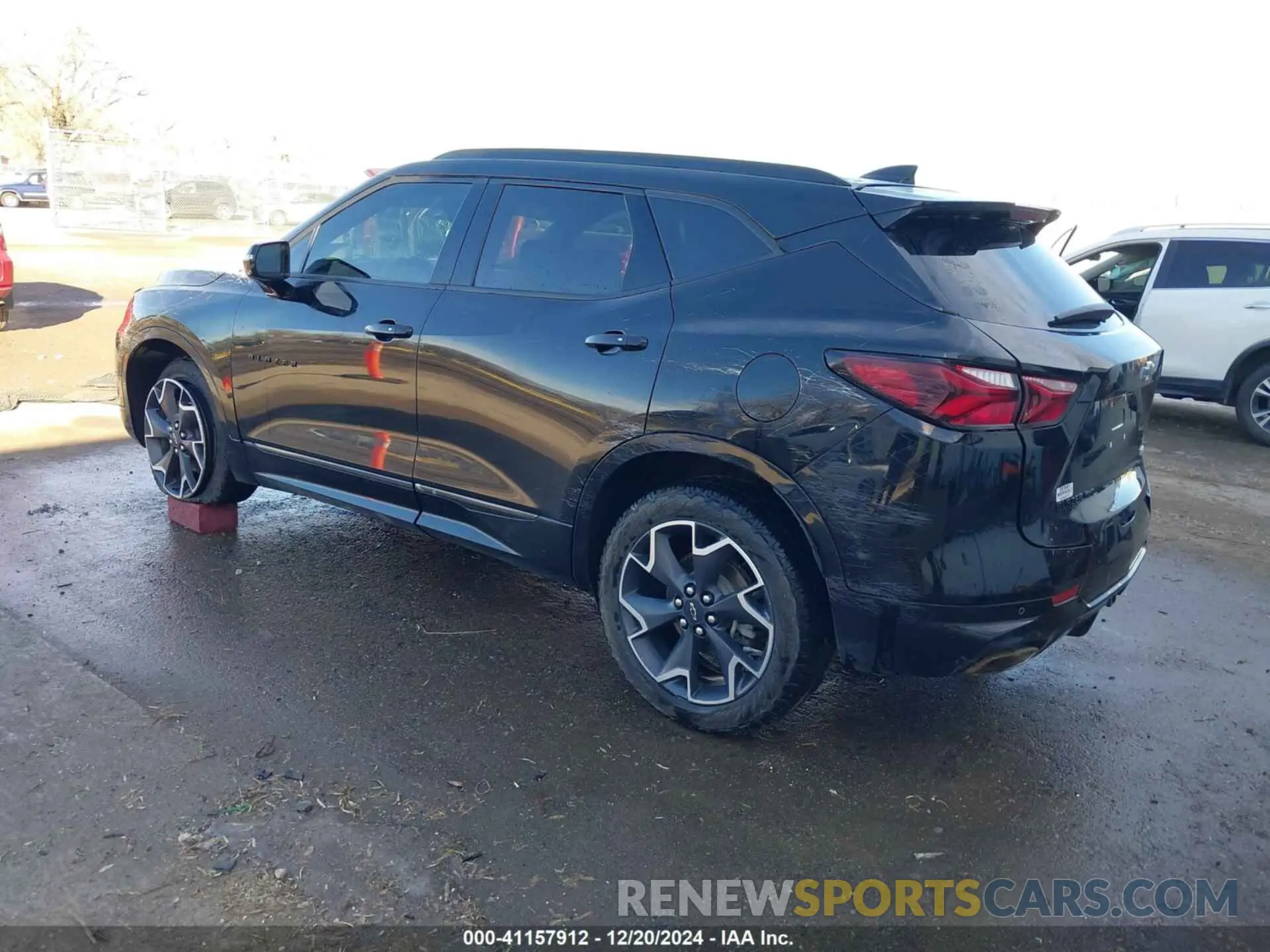 3 Photograph of a damaged car 3GNKBKRS7MS557772 CHEVROLET BLAZER 2021