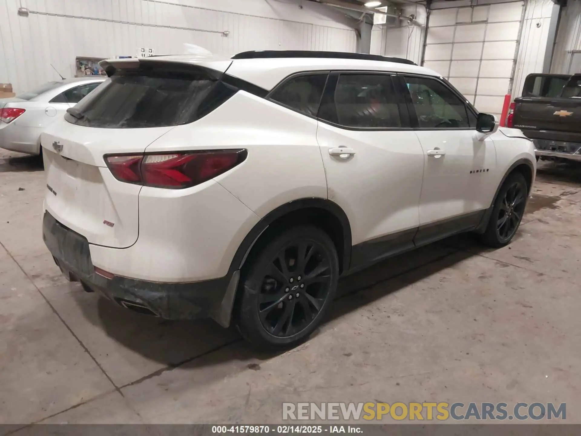 4 Photograph of a damaged car 3GNKBKRS8MS517992 CHEVROLET BLAZER 2021