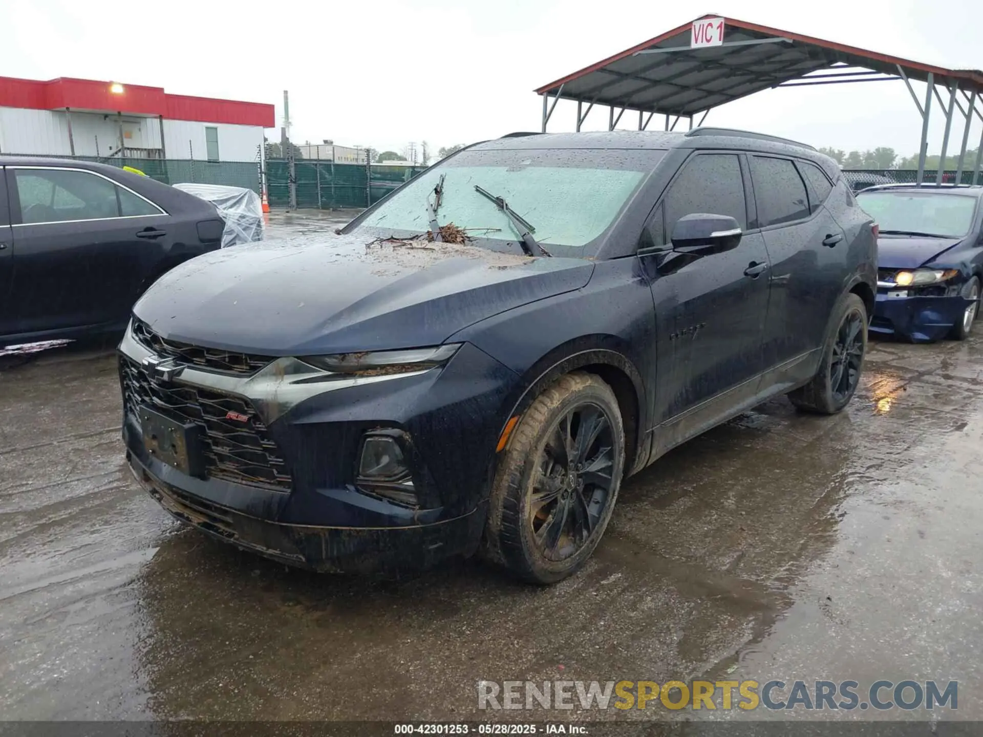 2 Photograph of a damaged car 3GNKBKRS9MS528161 CHEVROLET BLAZER 2021
