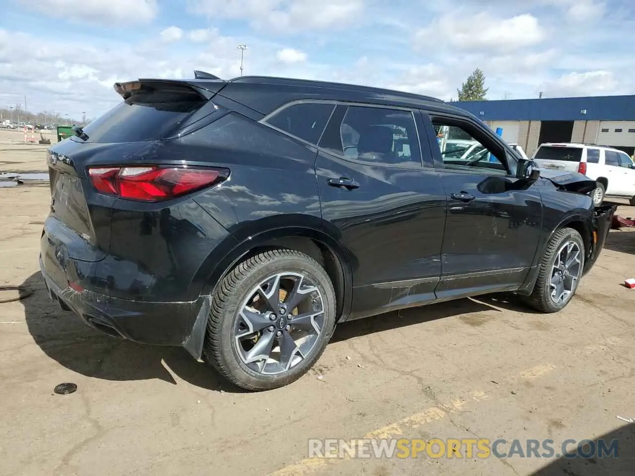 3 Photograph of a damaged car 3GNKBKRS9MS528936 CHEVROLET BLAZER 2021