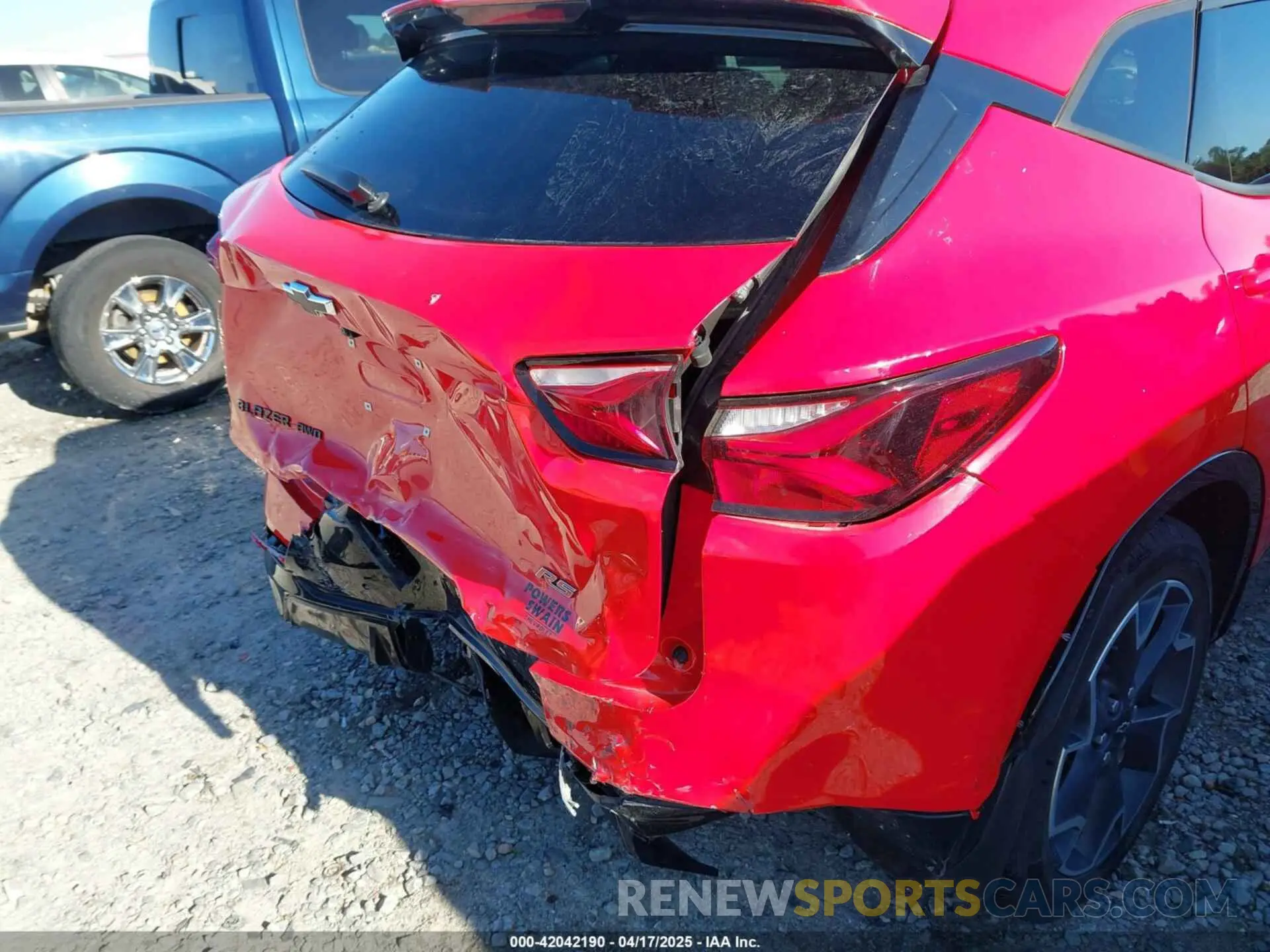 17 Photograph of a damaged car 3GNKBKRSXMS532963 CHEVROLET BLAZER 2021