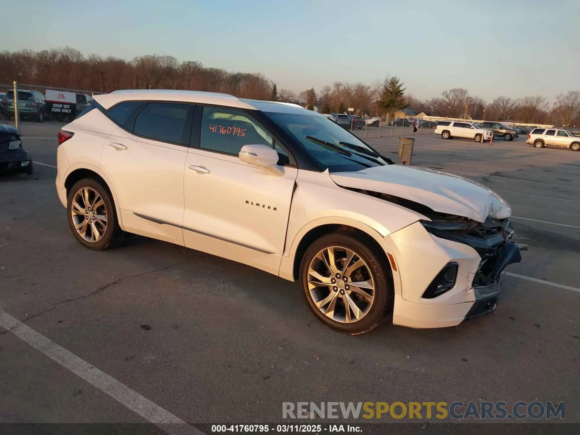 1 Photograph of a damaged car 3GNKBLRS6MS563360 CHEVROLET BLAZER 2021