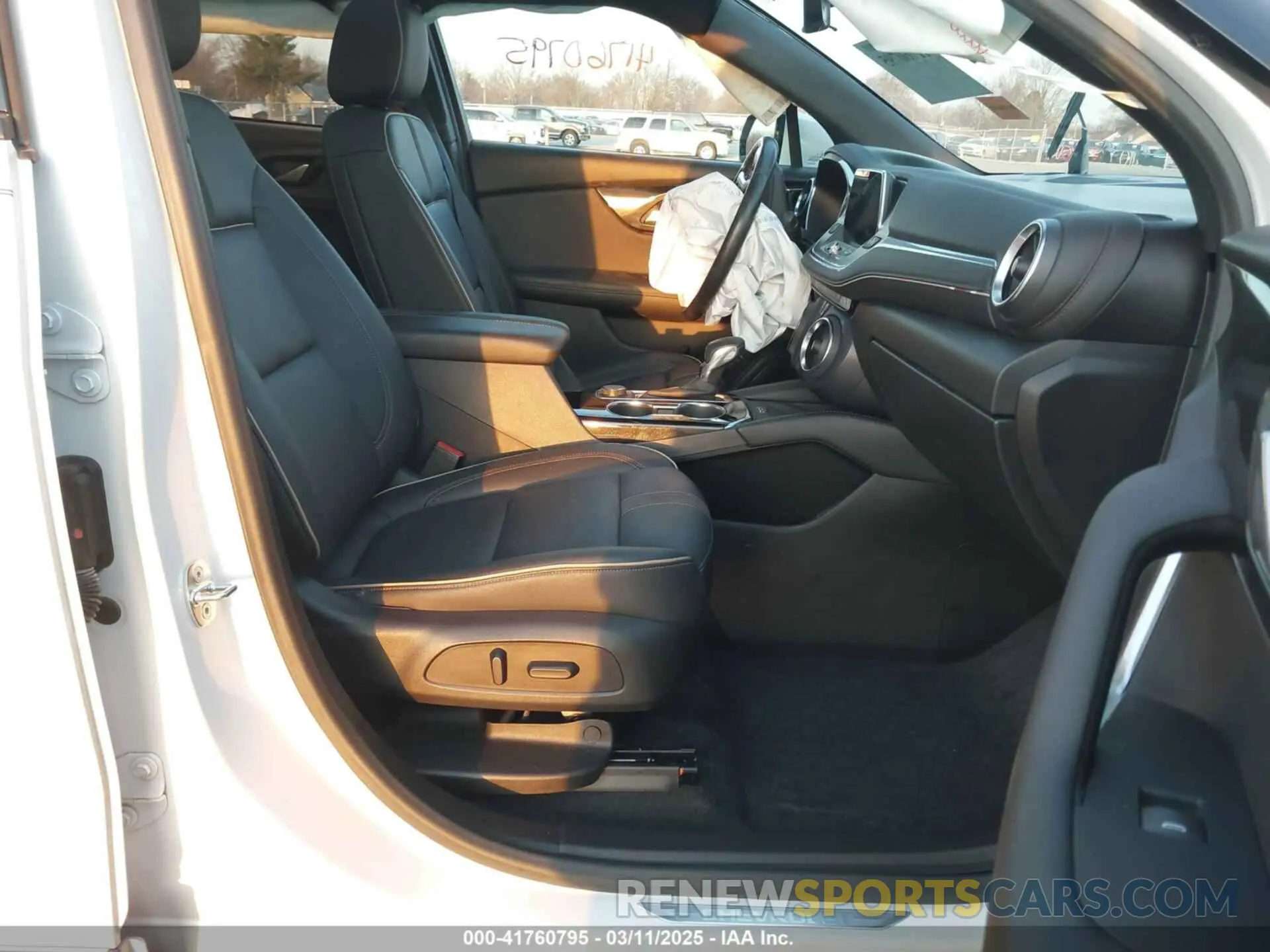 5 Photograph of a damaged car 3GNKBLRS6MS563360 CHEVROLET BLAZER 2021
