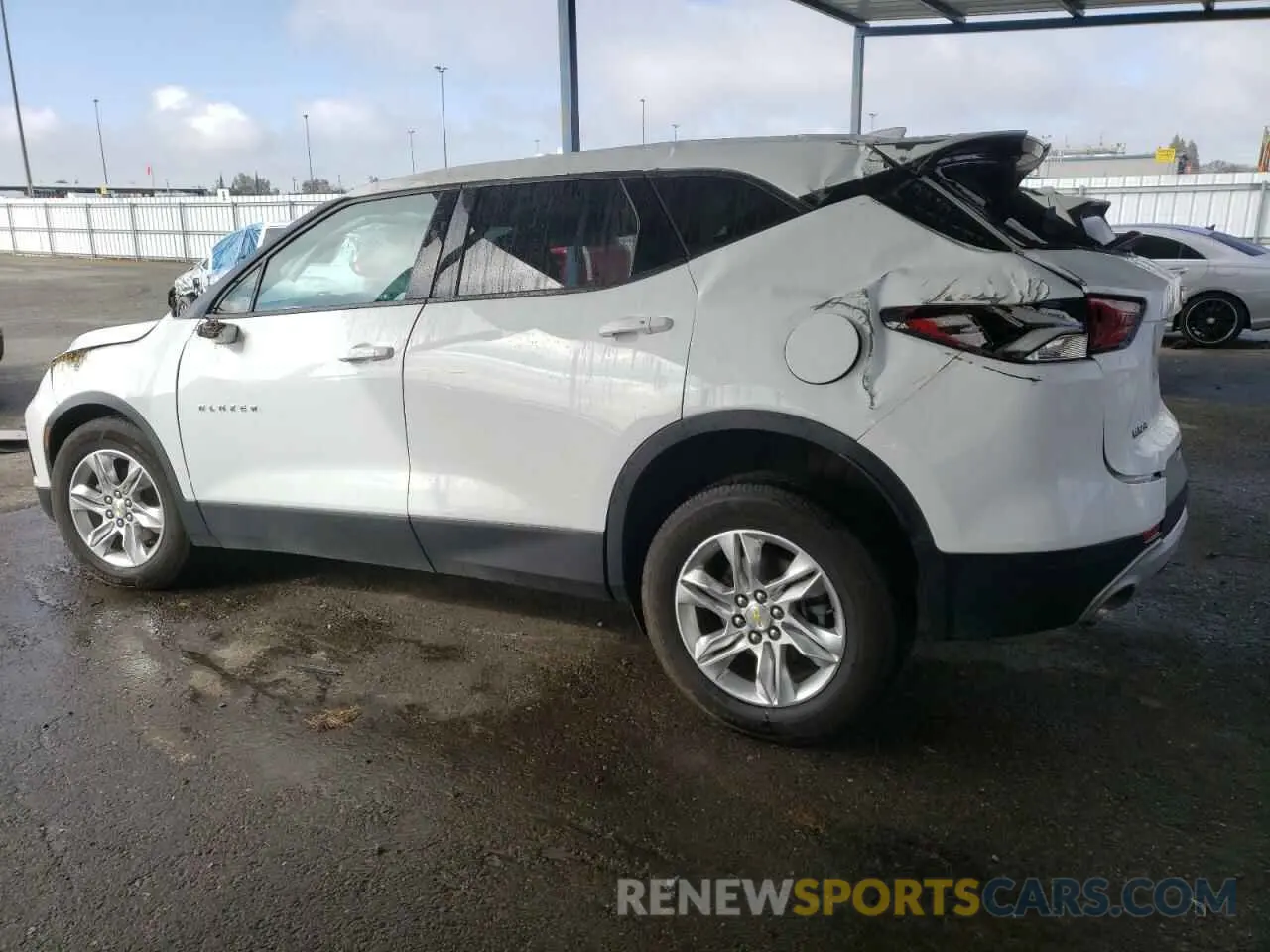 2 Photograph of a damaged car 3GNKBCR40NS134296 CHEVROLET BLAZER 2022